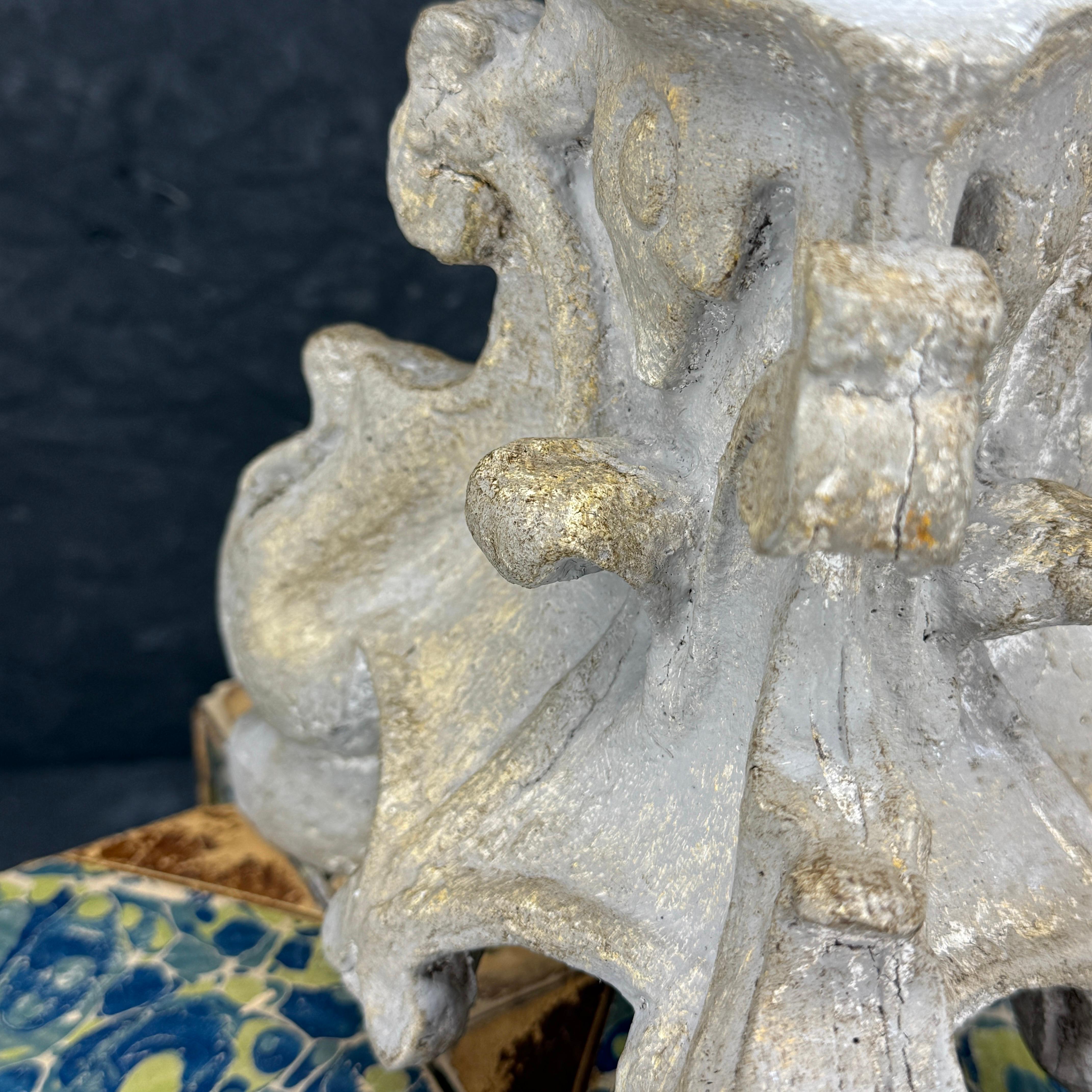 Französischer Barock Stil Grau Gemalt Alter Kerzenständer im Zustand „Gut“ im Angebot in Haddonfield, NJ