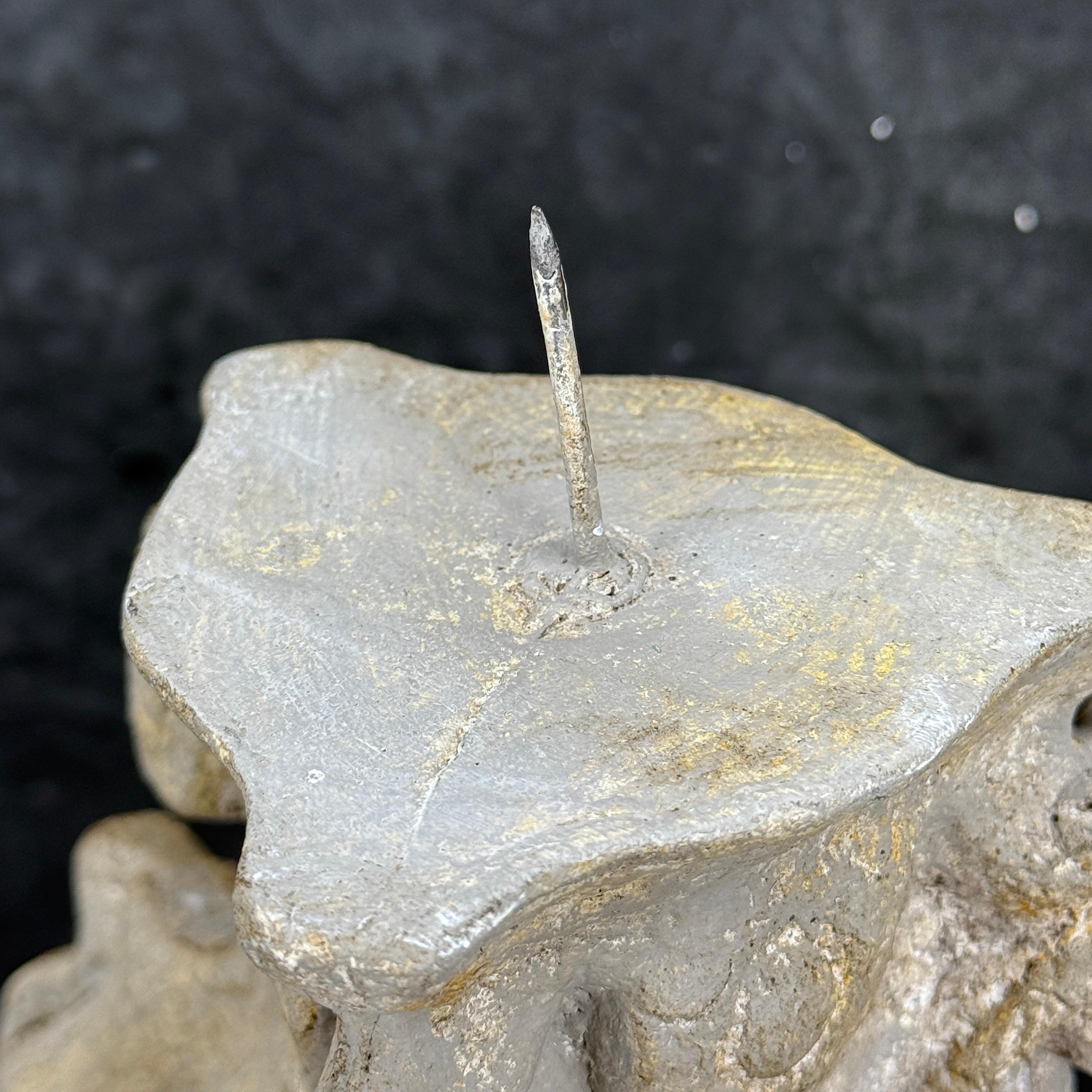 Französischer Barock Stil Grau Gemalt Alter Kerzenständer (20. Jahrhundert) im Angebot