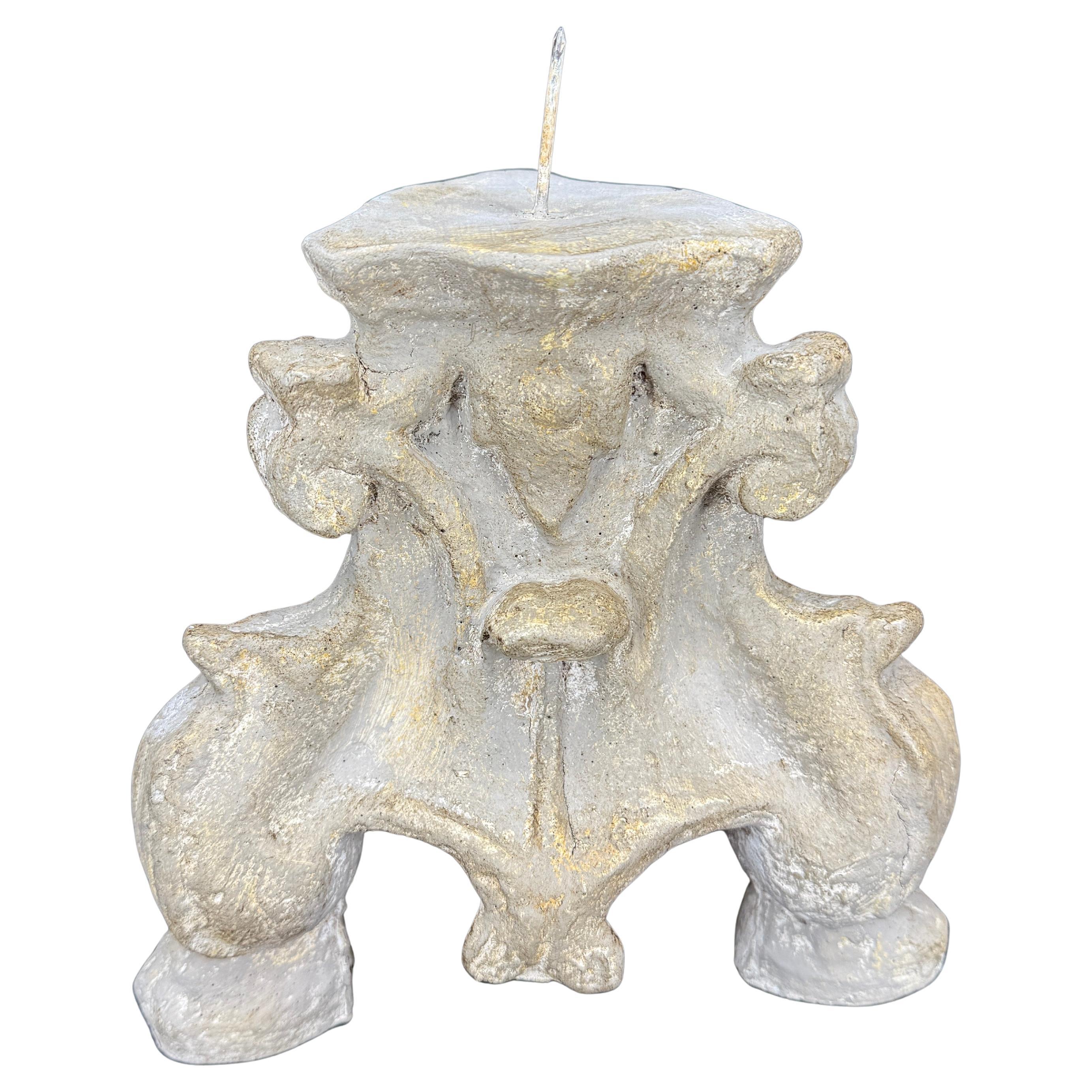 Französischer Barock Stil Grau Gemalt Alter Kerzenständer im Angebot