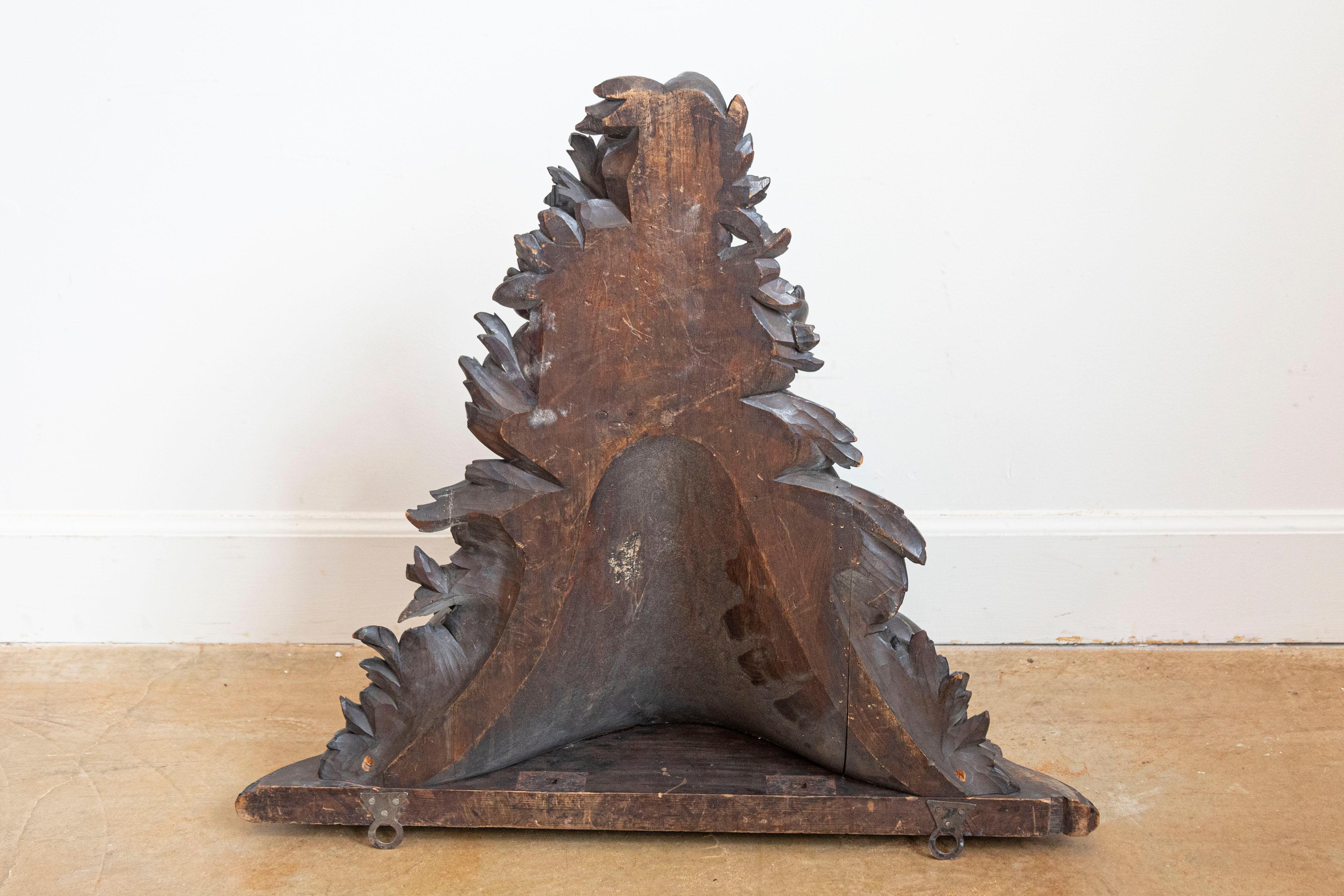 French Baroque Style Hand-Carved Walnut Bracket with Putti and Foliage, 1800s For Sale 4