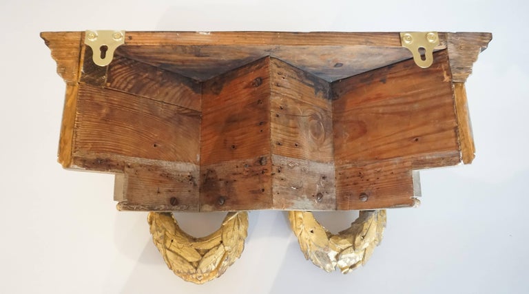 French Baroque Style Parcel-Gilt Carved Wood Wall Bracket, Sconce, or Shelf For Sale 1
