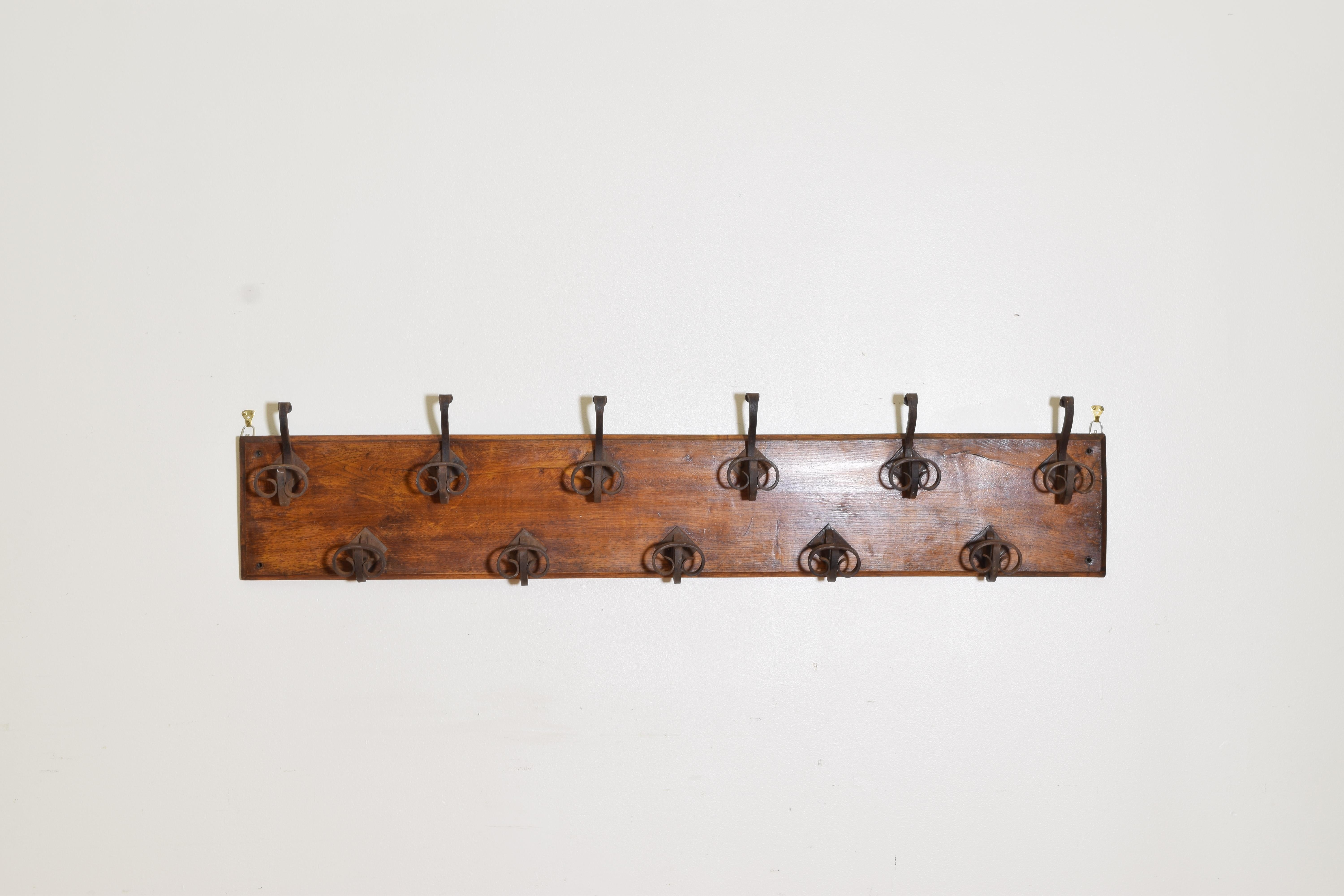 French Baroque Style Wooden and Wrought Iron Coat and Hat Rack, early 20th cen. In Good Condition For Sale In Atlanta, GA