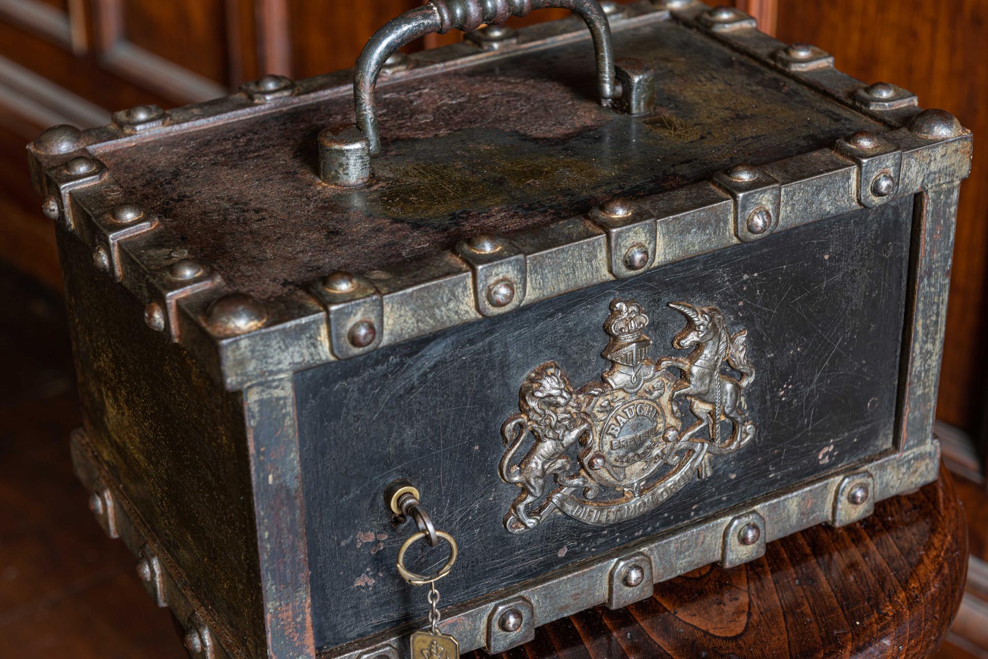 French Bauche studded travelling strongbox safe, circa 1870-1880
Used for storing small valuable items whilst travelling. Retaining its original green material inside and its original key making it a decorative and practical addition to keep your