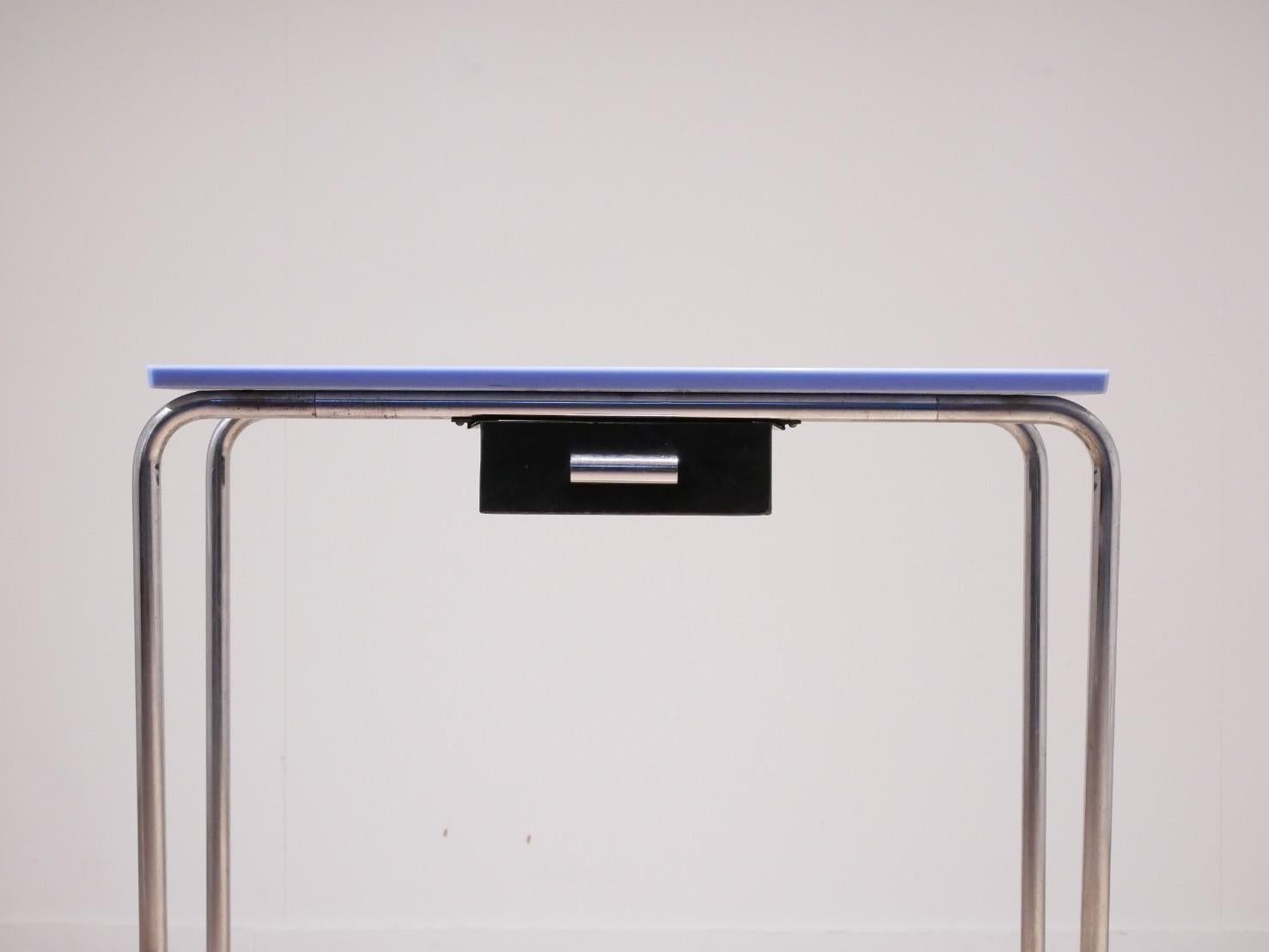 French Bauhuas Period Modernist Blue Opaline Glass and Chrome Hallway Console In Good Condition For Sale In Brussels, Ixelles