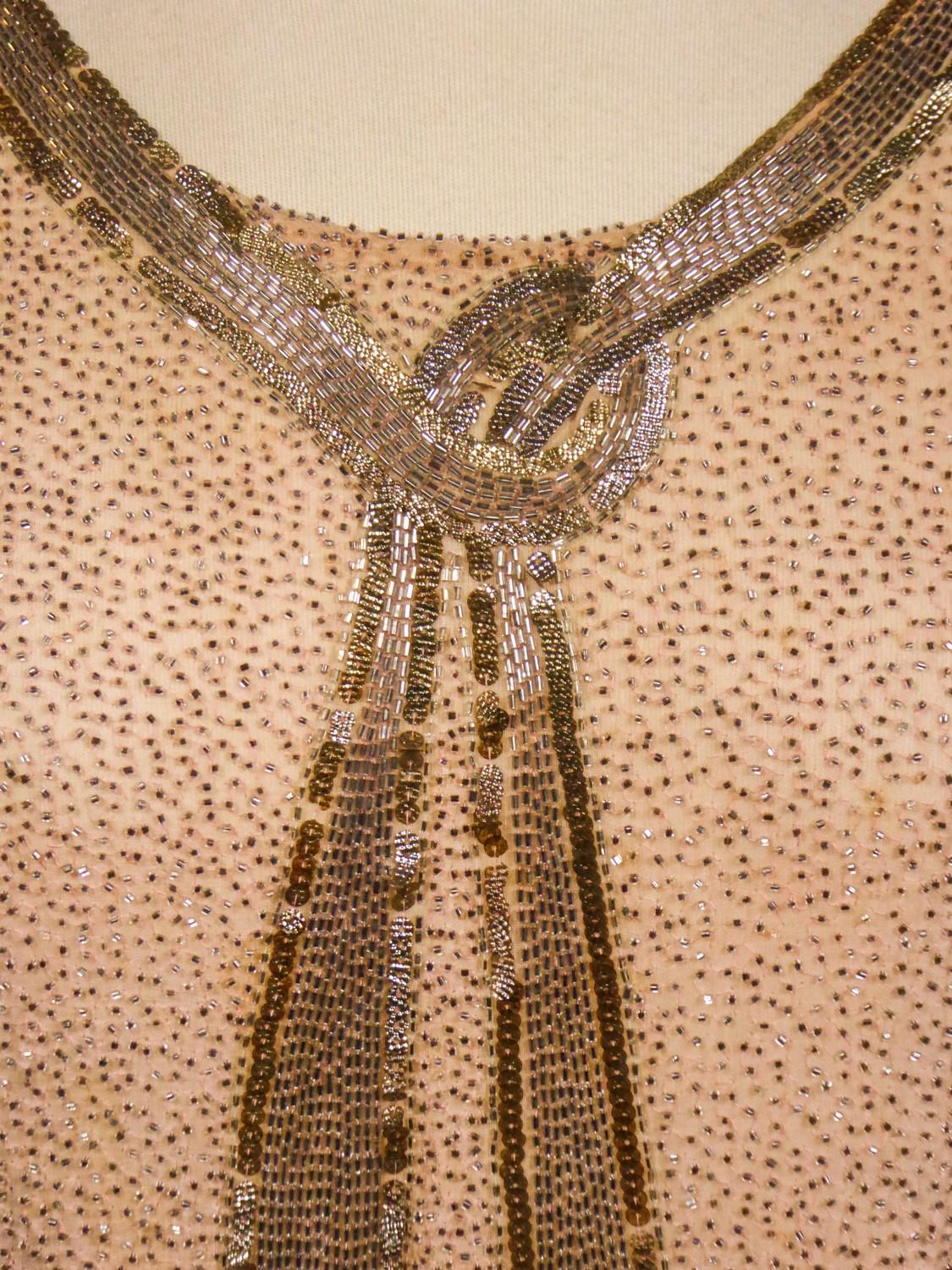 French Beaded and sequins embroidered Couture Flapper Dress Circa 1925 In Excellent Condition In Toulon, FR