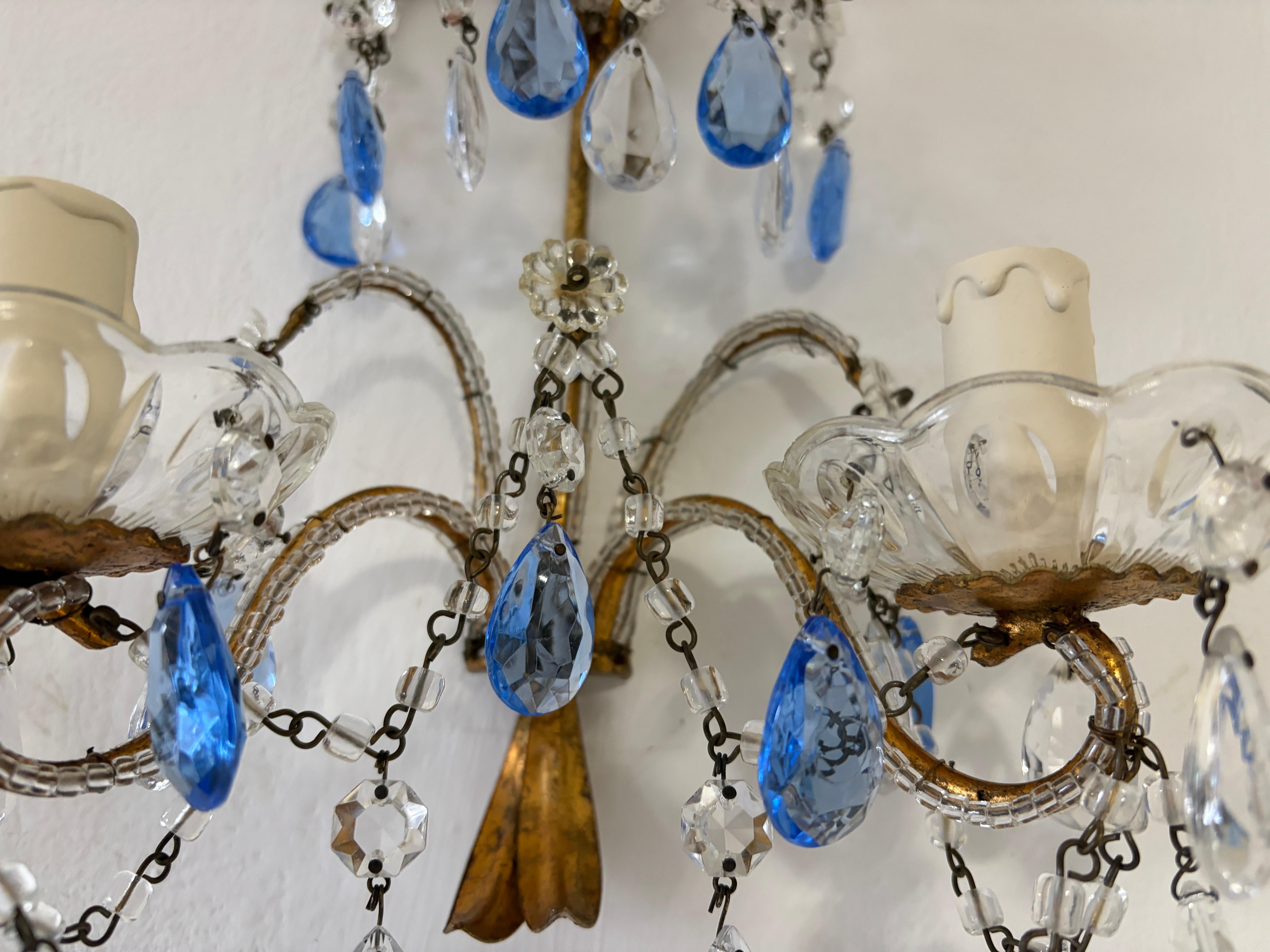 Sconcerto francese con perline blu e prismi trasparenti, 1900 in vendita 1