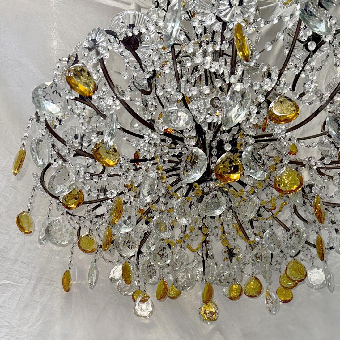 Francese Lampadario di cristallo francese con perline e cristalli d'ambra in vendita