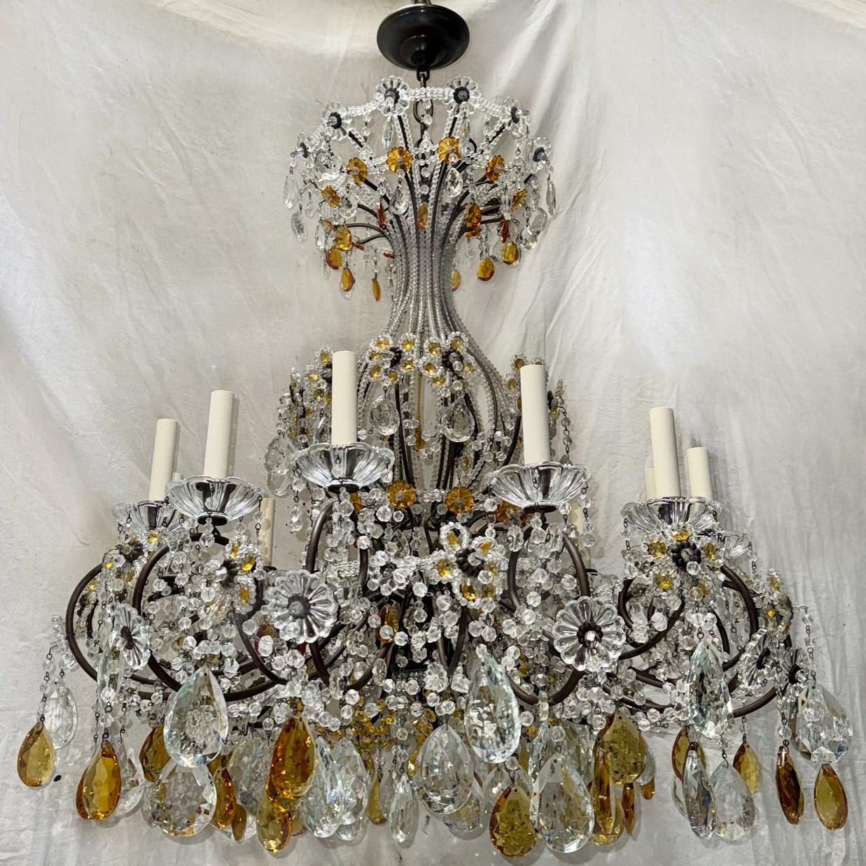 Lampadario di cristallo francese con perline e cristalli d'ambra In condizioni buone in vendita a New York, NY