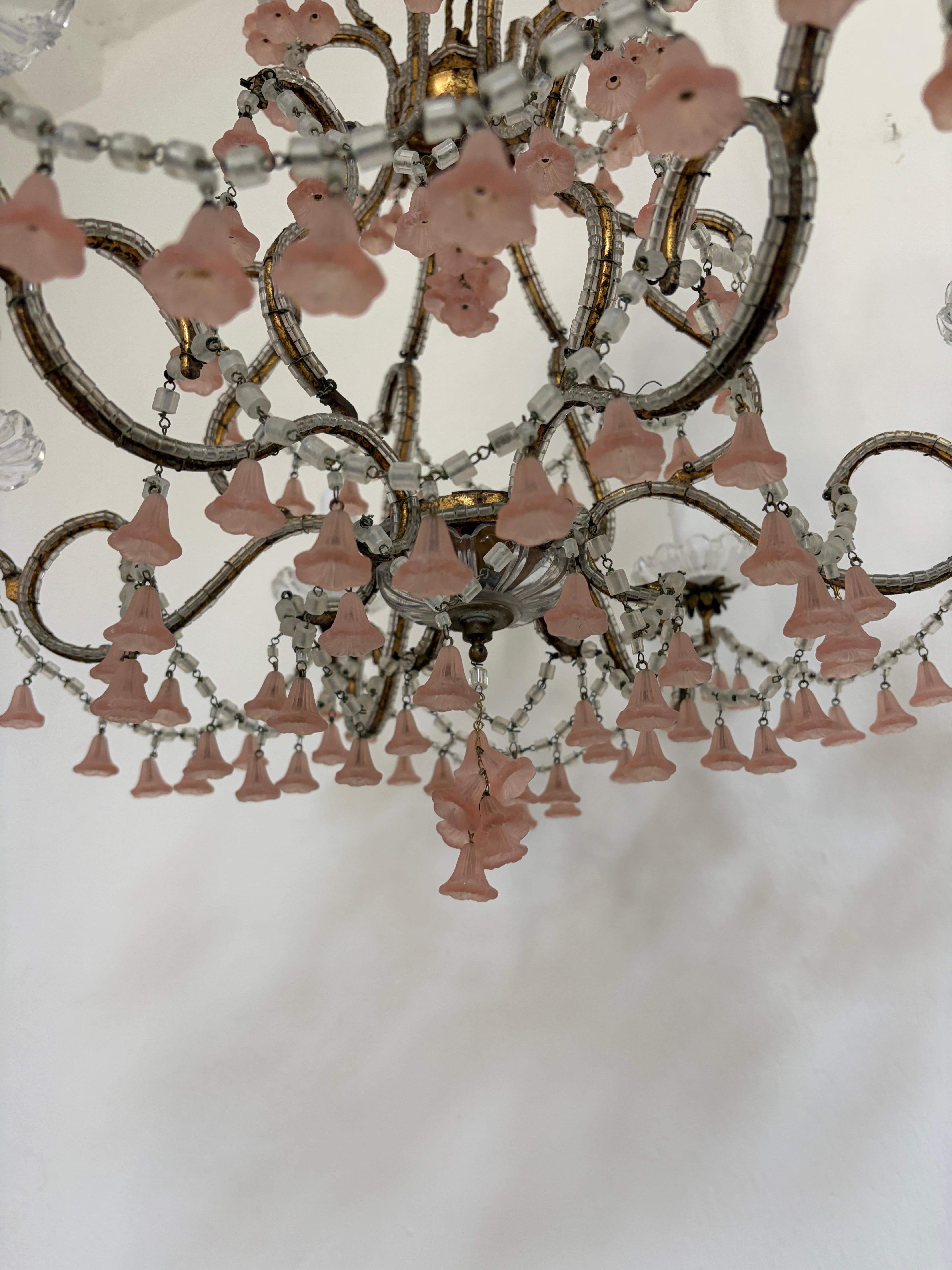 Araña francesa de Murano rosa con cuentas y campanas de flores, circa 1930 Extremadamente rara en venta 5