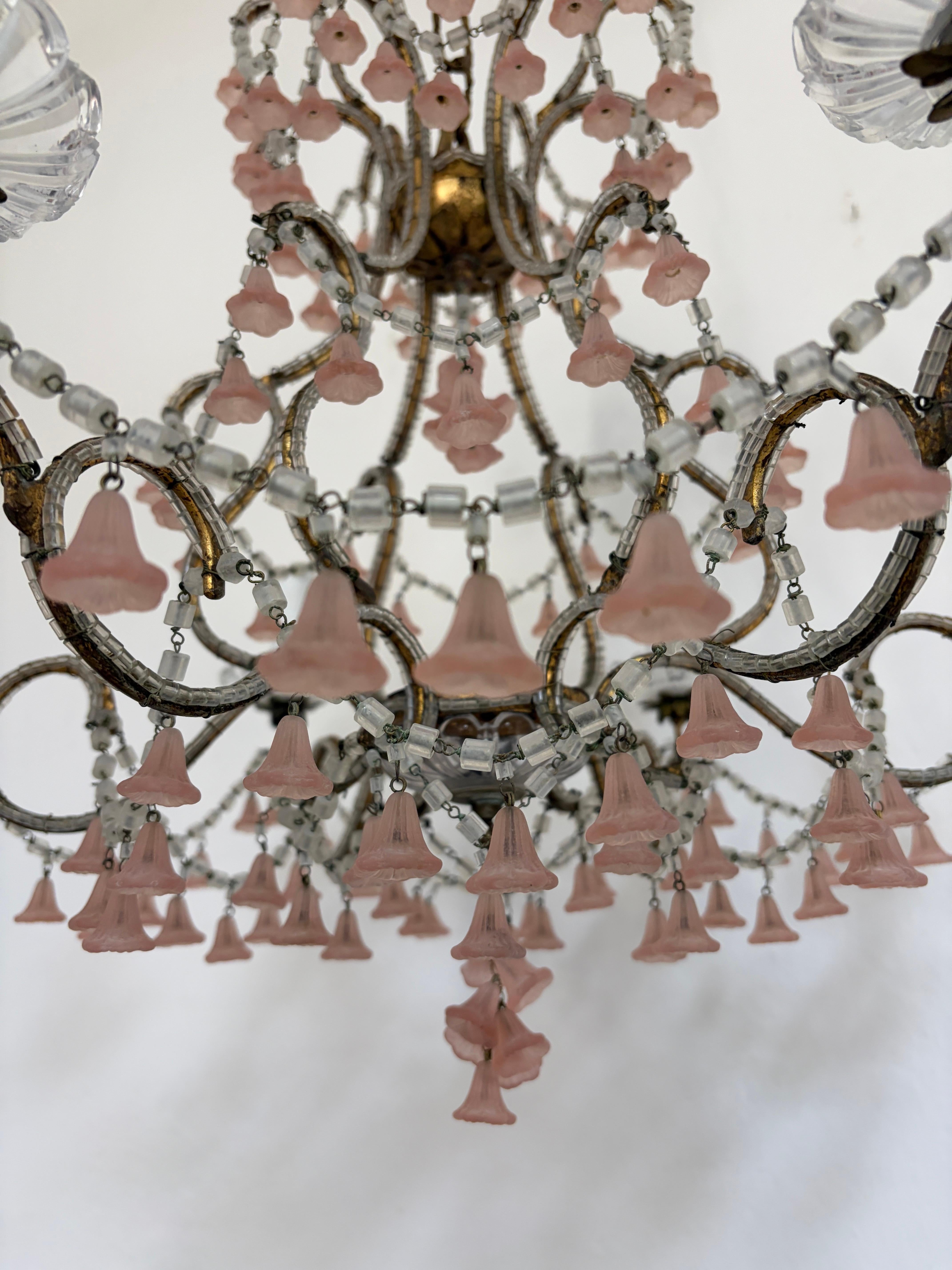 Araña francesa de Murano rosa con cuentas y campanas de flores, circa 1930 Extremadamente rara en venta 1