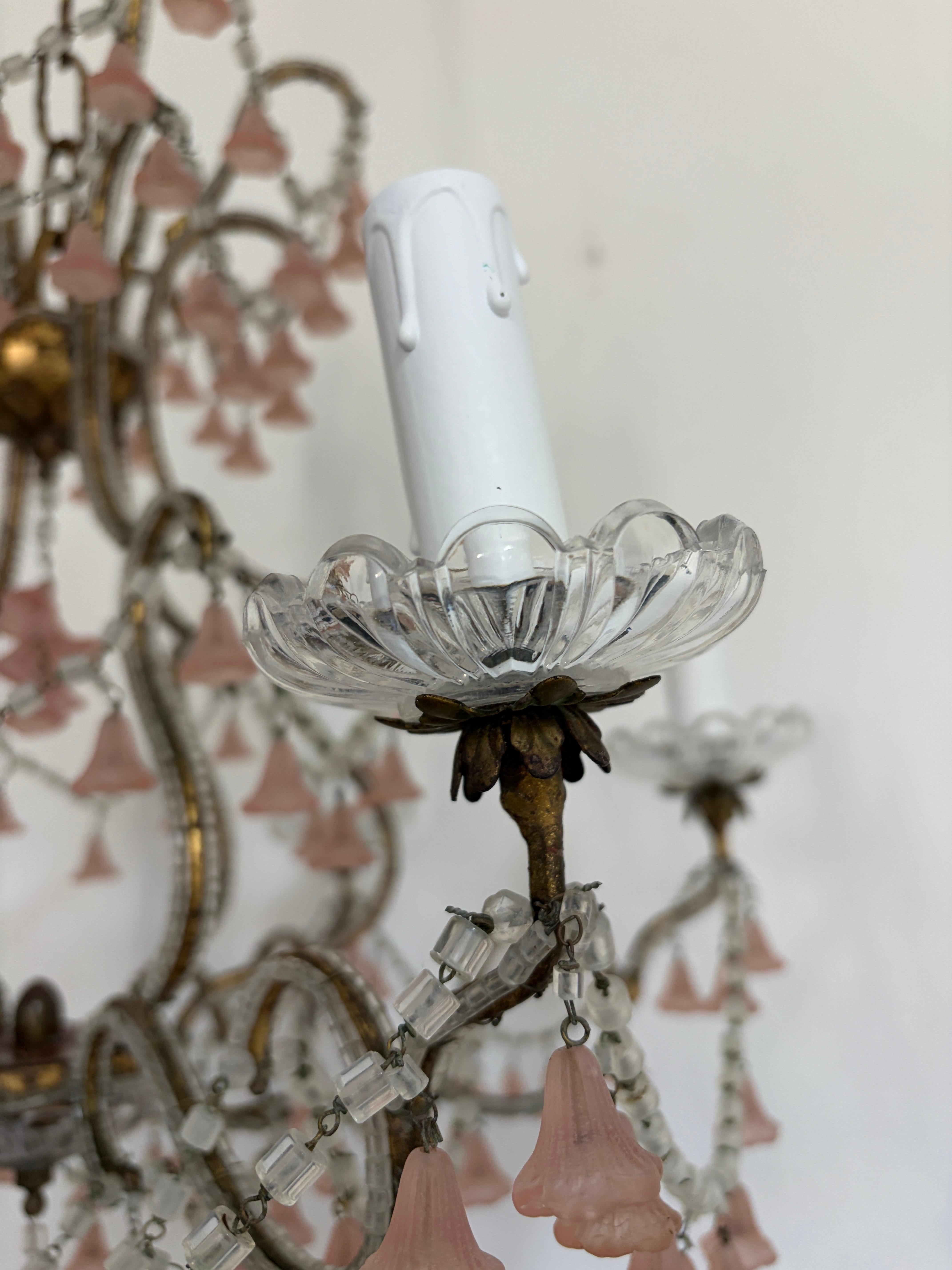 Araña francesa de Murano rosa con cuentas y campanas de flores, circa 1930 Extremadamente rara en venta 2