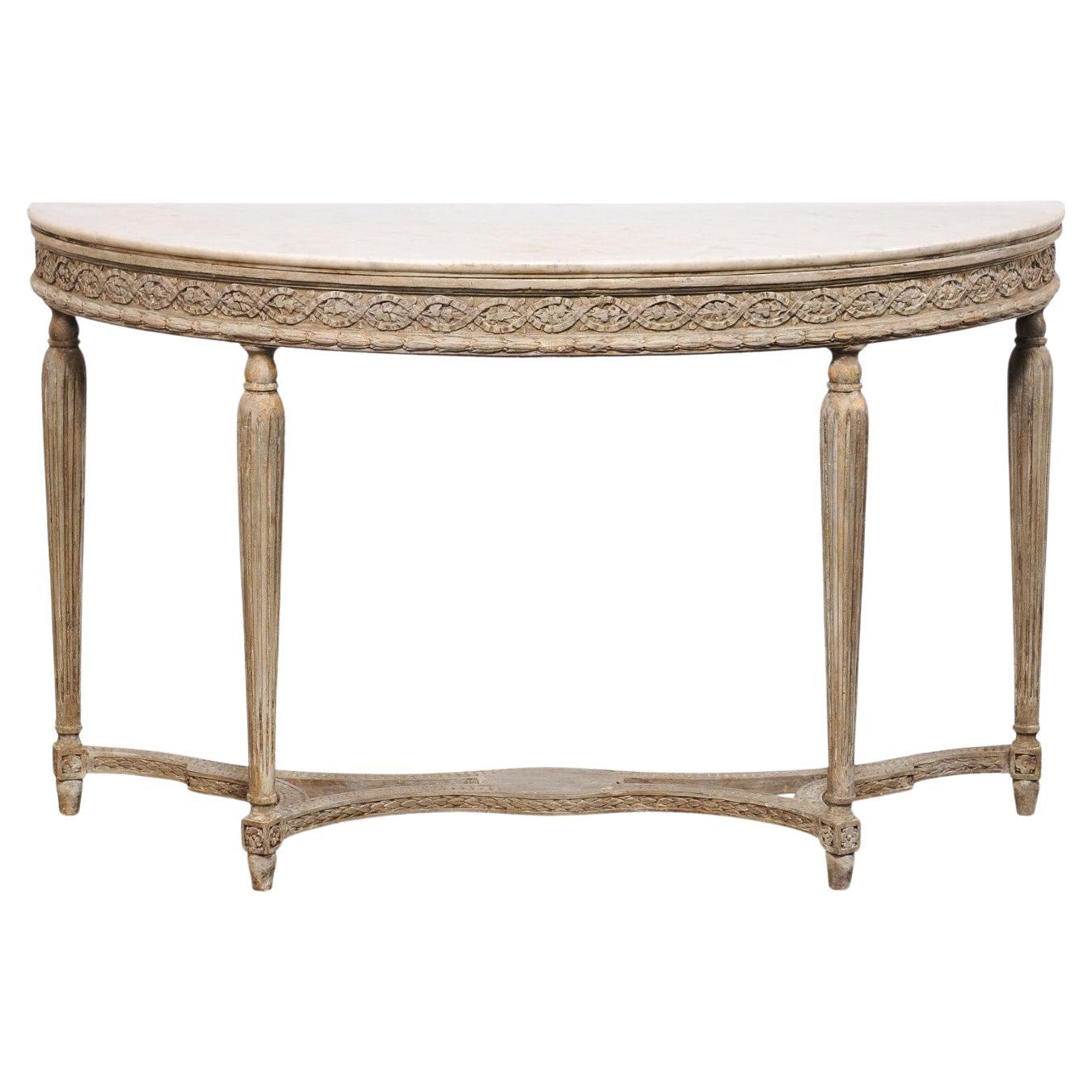 Französische schön detaillierte hölzerne Demi-Lune mit originalem Zobeldeckel, Ende 18. im Angebot