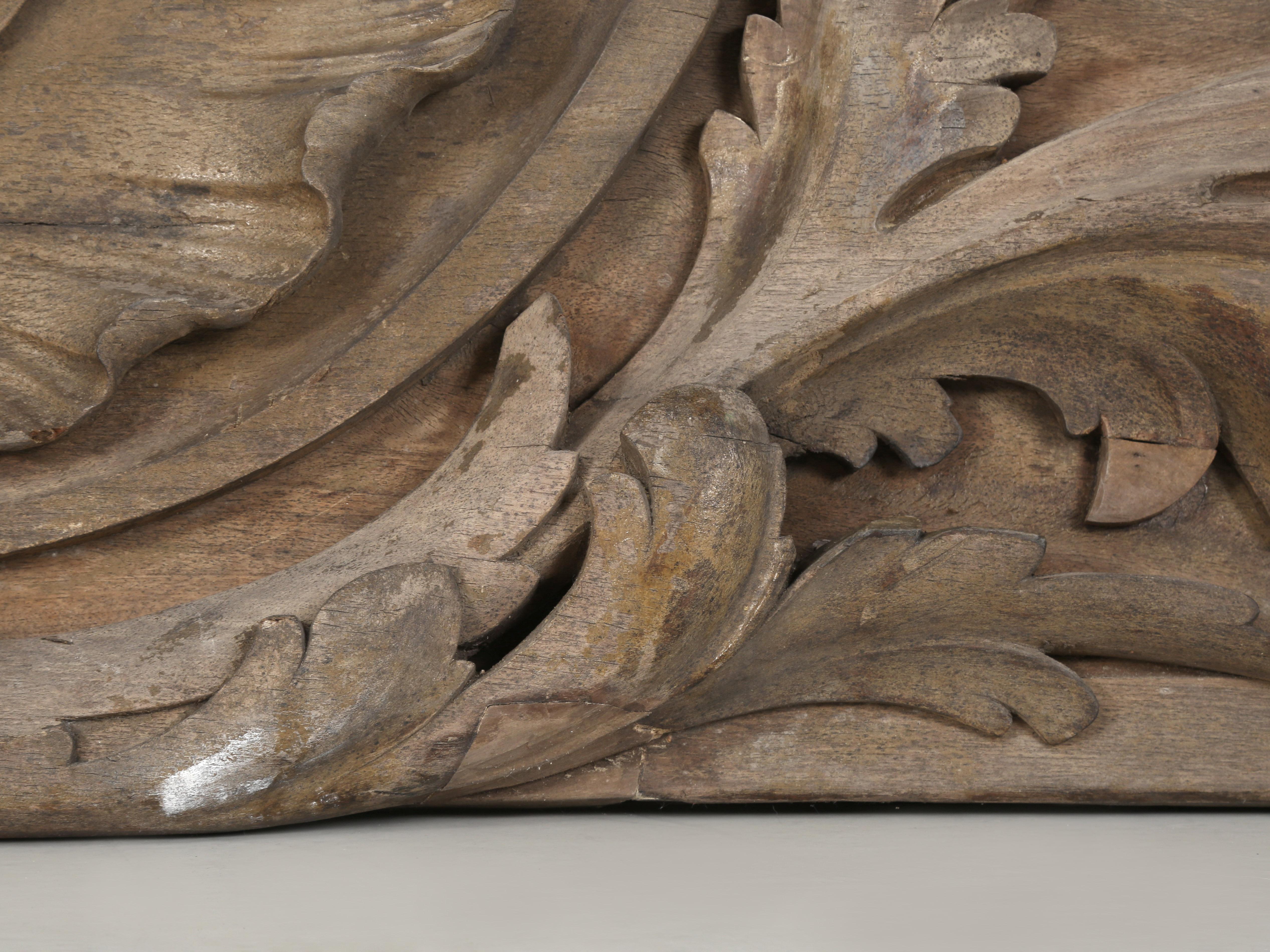 Panneau en acajou lourdement sculpté des Beaux-Arts français du 19ème siècle pour une tête de lit possible en vente 3