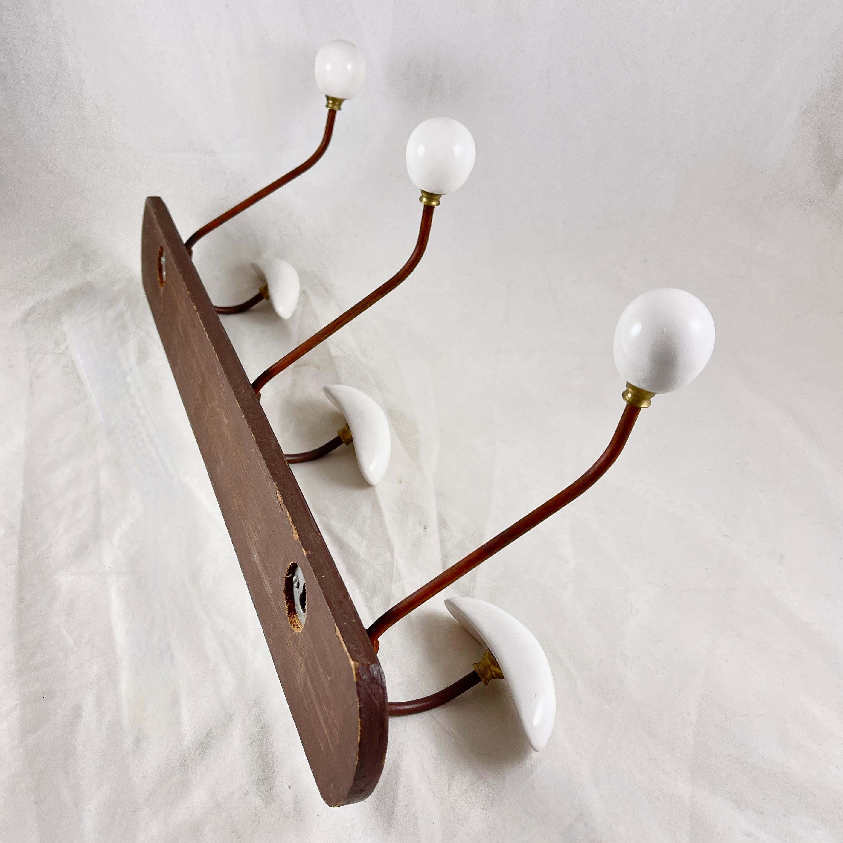 French Beaux-Arts Wood and White Enamel Coat and Hat Rail In Good Condition For Sale In Philadelphia, PA