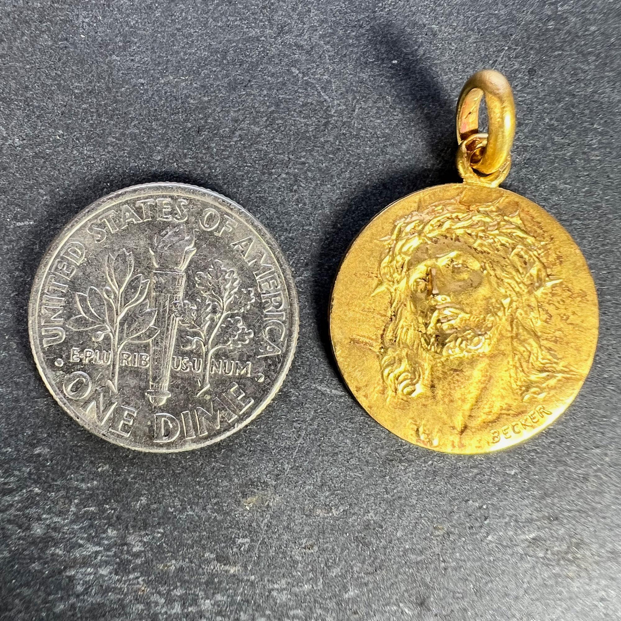 Pendentif en or jaune 18K avec breloque Jésus-Christ Couronne d'épines Médaille en vente 7