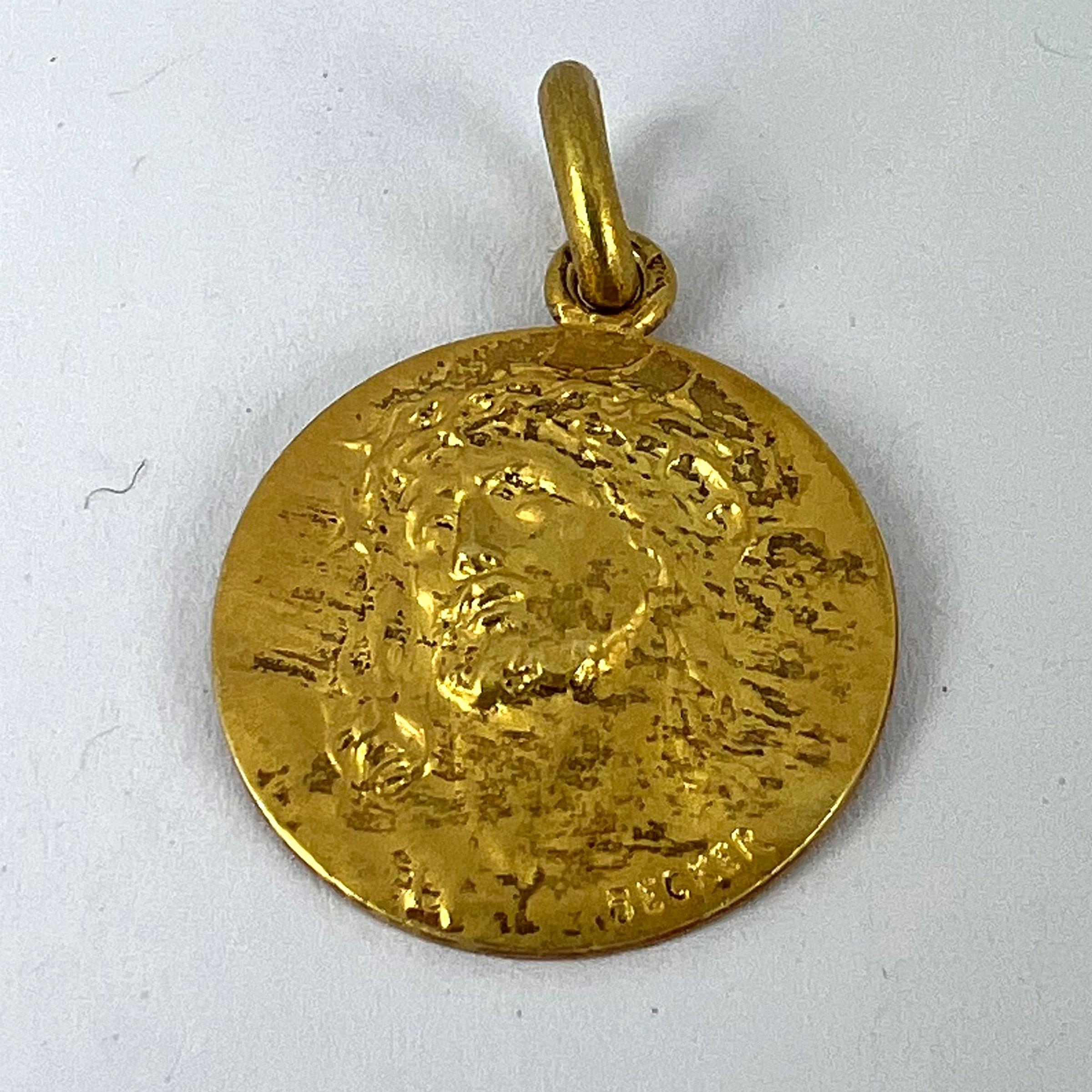 Pendentif en or jaune 18K avec breloque Jésus-Christ Couronne d'épines Médaille en vente 9
