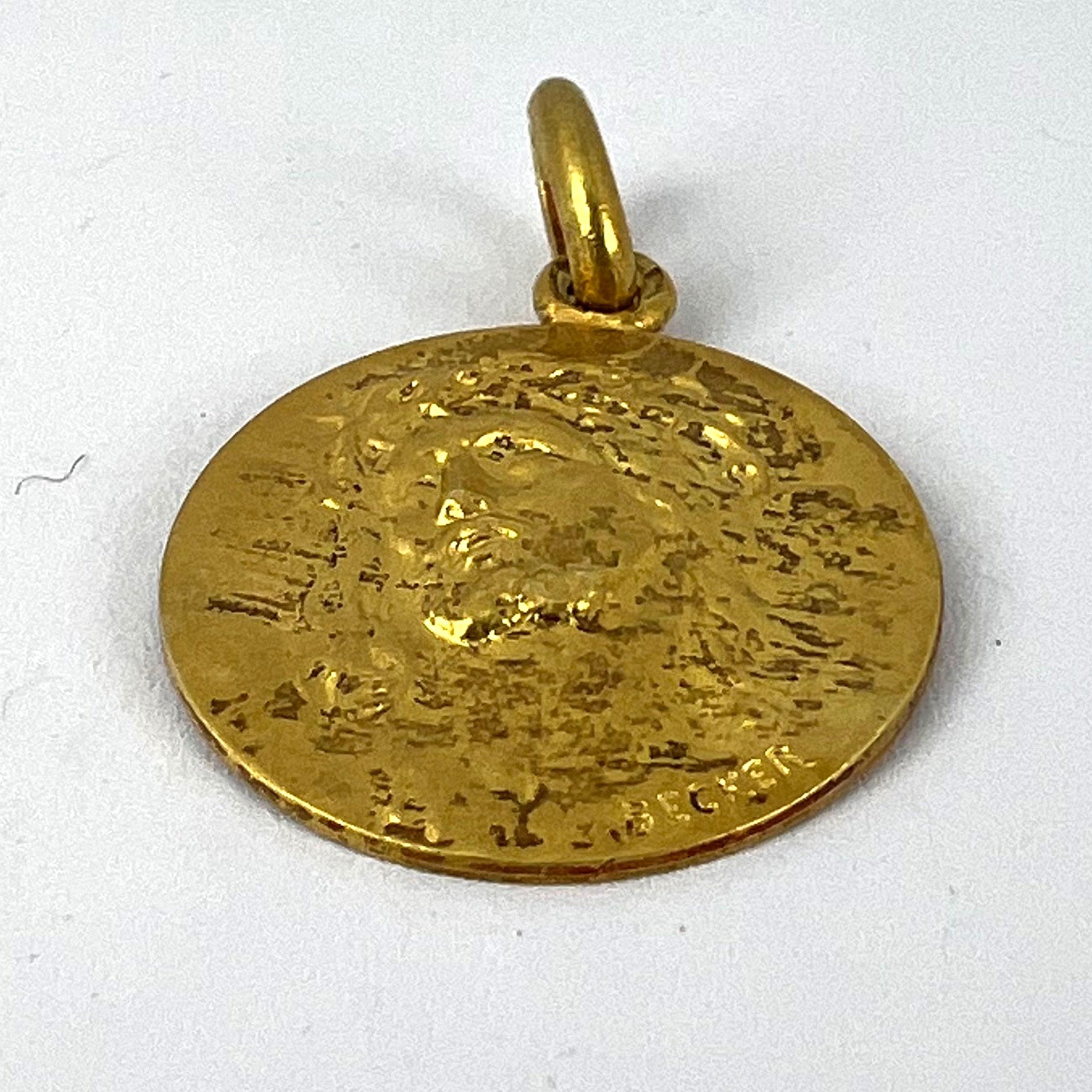 Pendentif en or jaune 18K avec breloque Jésus-Christ Couronne d'épines Médaille en vente 10