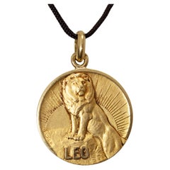 Colgante con Encanto del Zodiaco Leo de Doble Cara de Oro Amarillo de 18K French Becker
