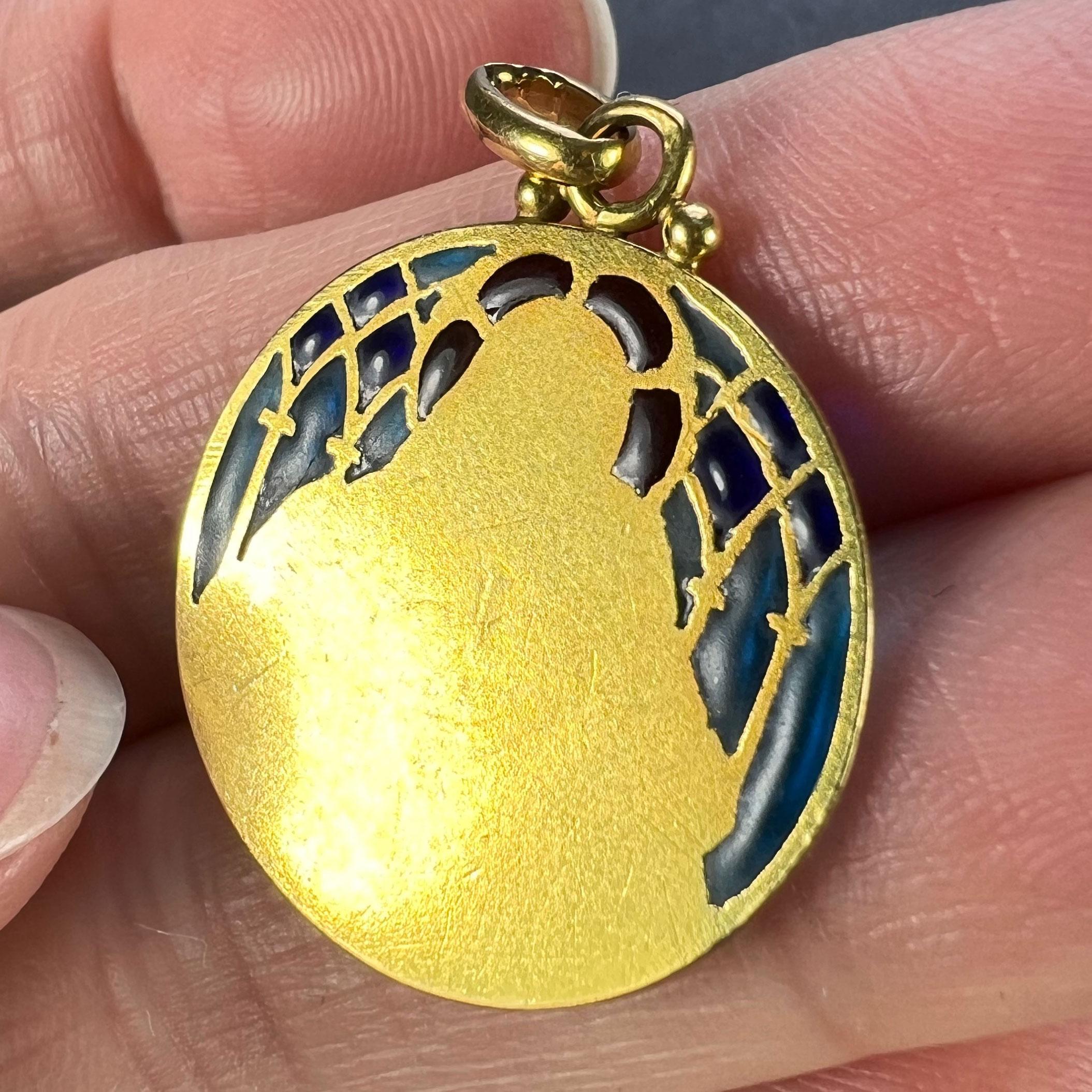 French Becker Holy Communion Plique-A-Jour Enamel 18K Yellow Gold Pendant Medal For Sale 6