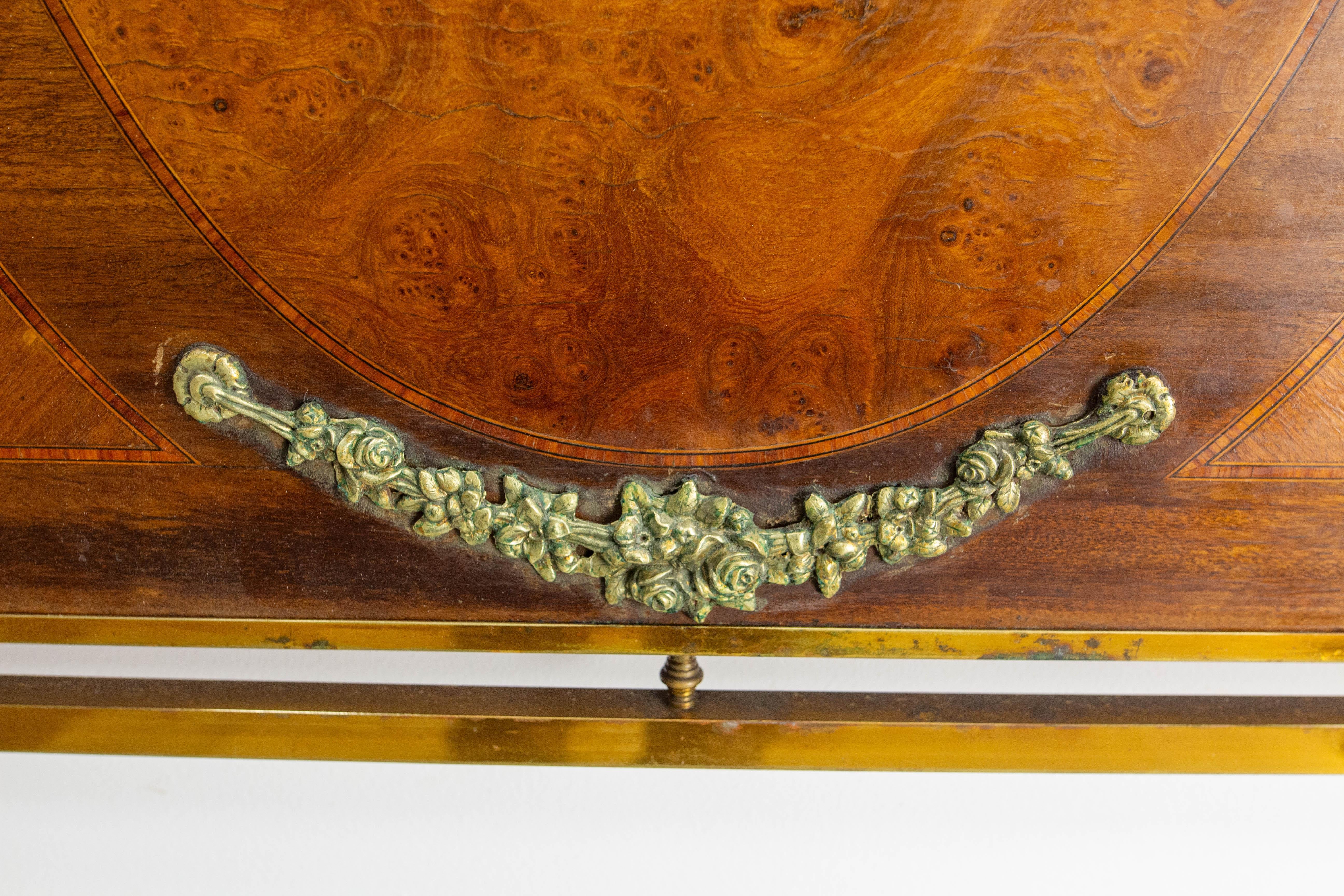 French Bed Classical Style Burl Walnut Copper & Brass circa 1900 For Sale 5