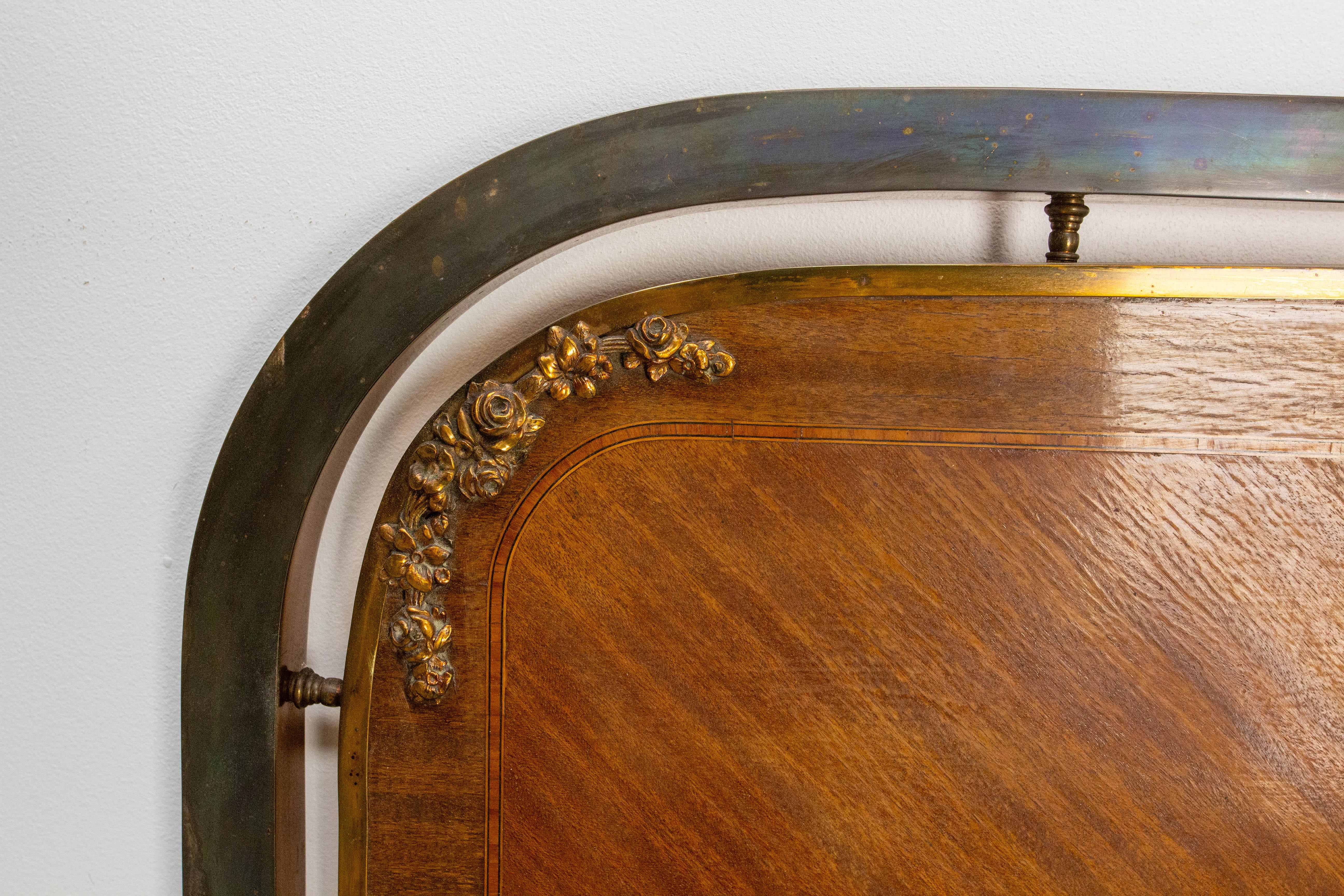 French Bed Classical Style Burl Walnut Copper & Brass circa 1900 For Sale 3