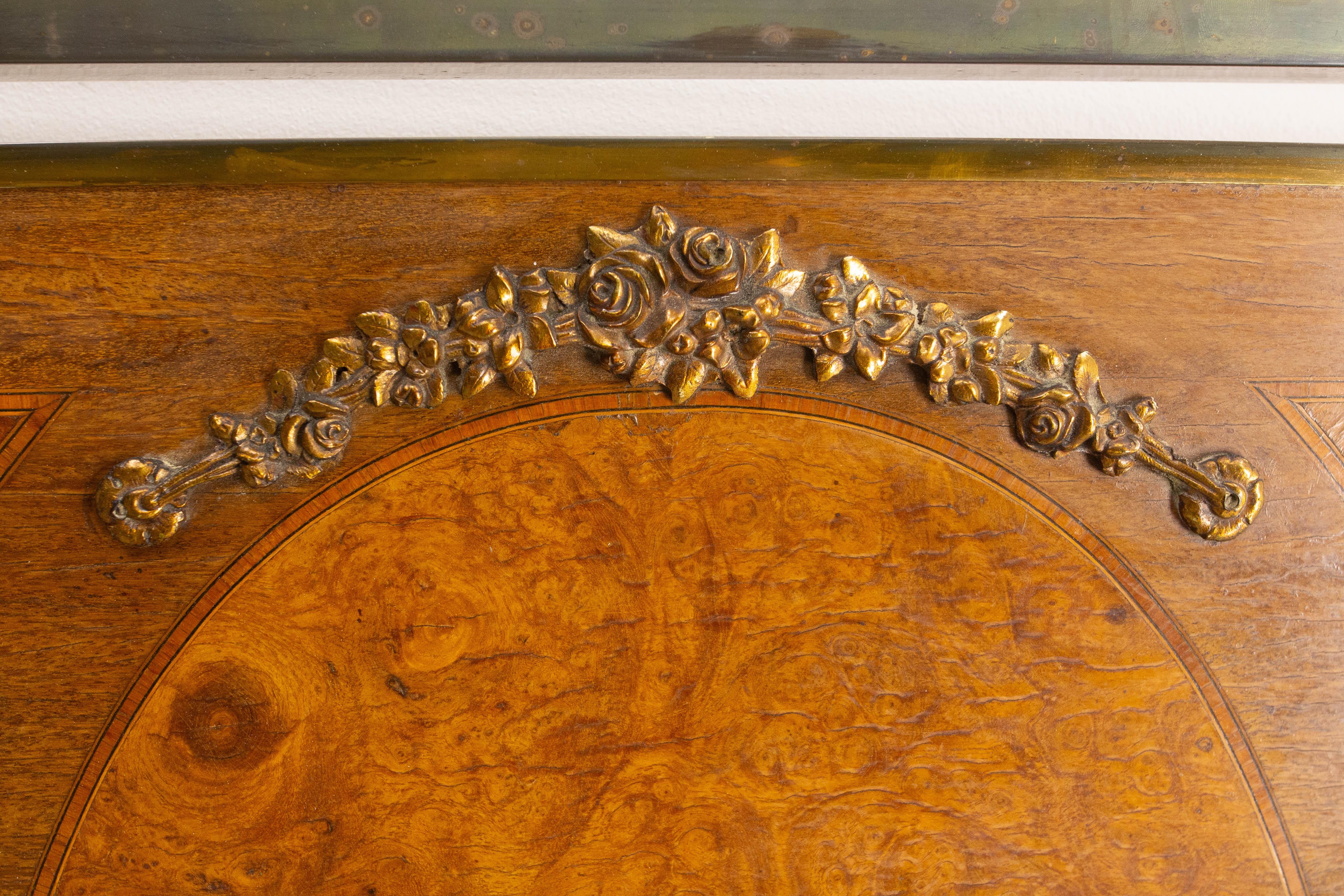 French Bed Classical Style Burl Walnut Copper & Brass circa 1900 For Sale 4
