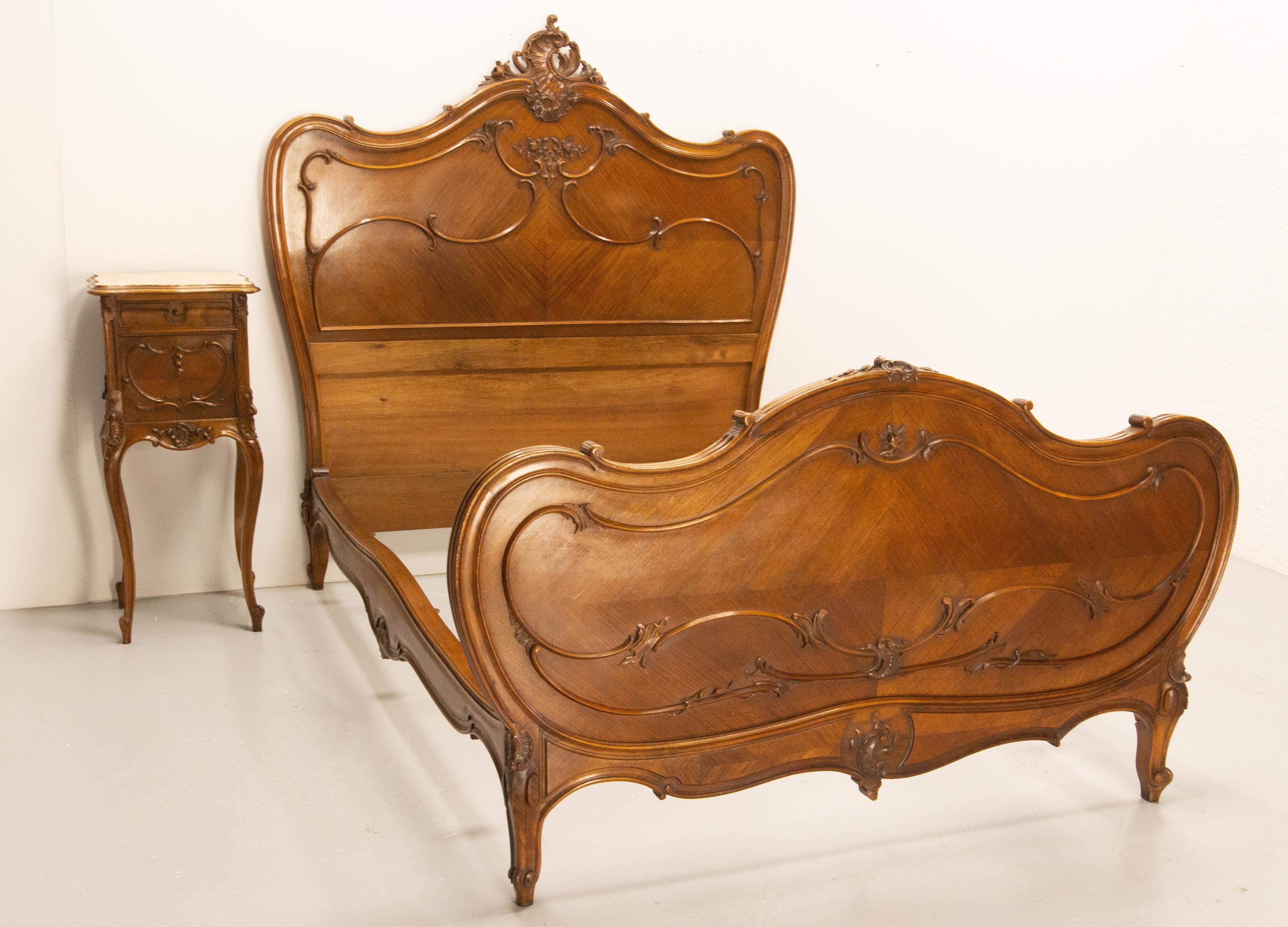 French Bed Full US Louis XV St. Carved Walnut circa 1900 11