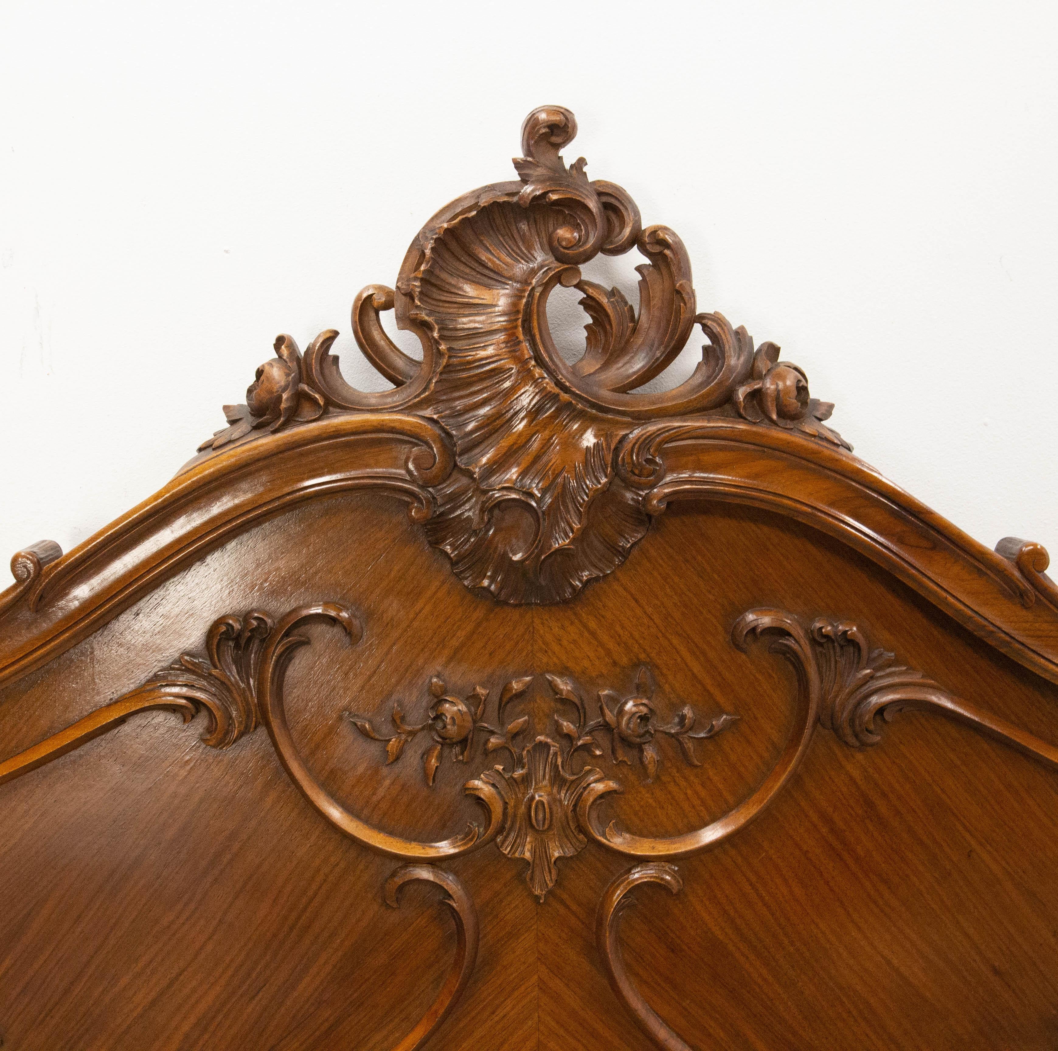 Early 20th Century French Bed Full US Louis XV St. Carved Walnut circa 1900