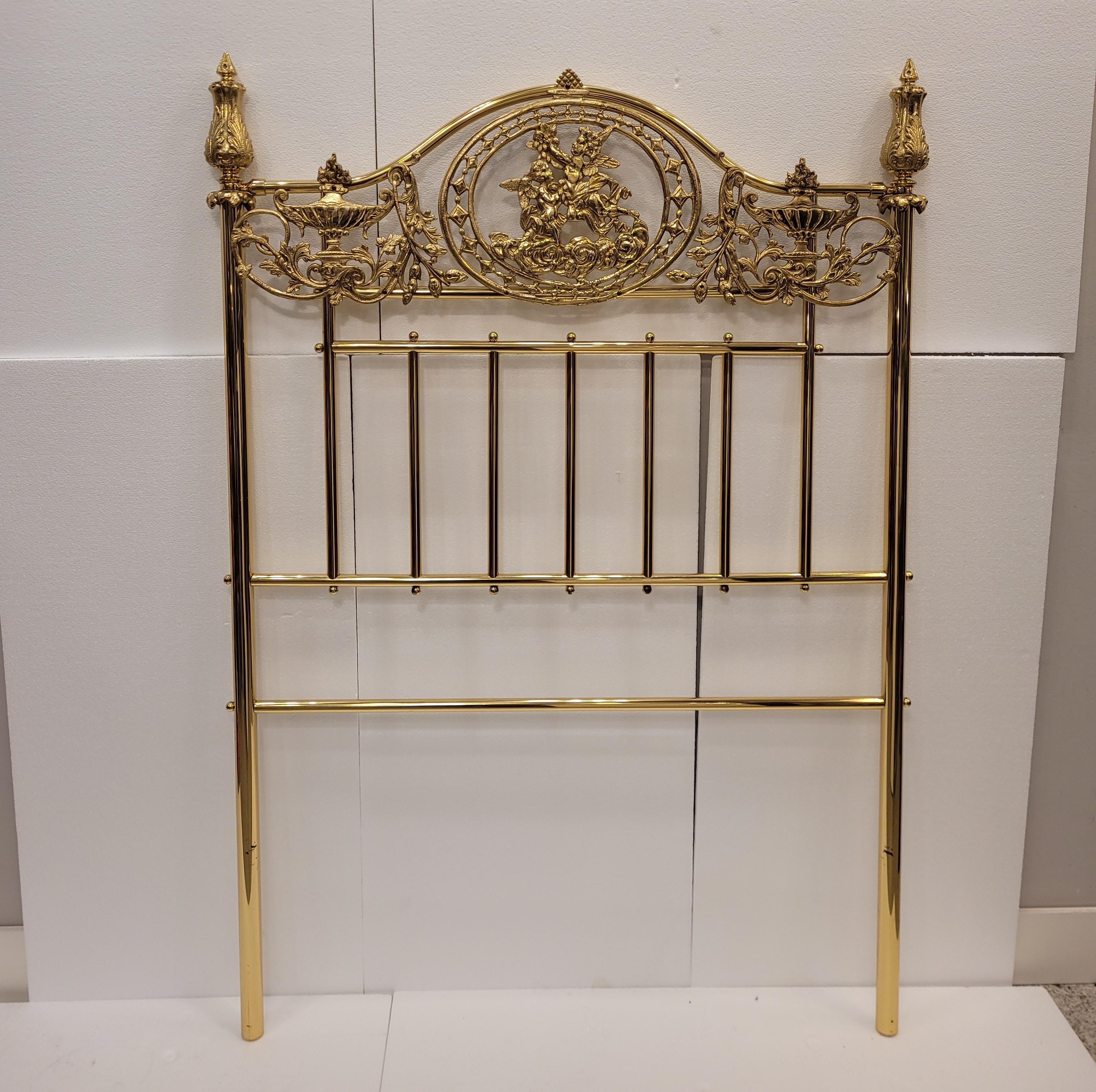 French Bed Headboards in golden bronze Bed Frame  In Good Condition For Sale In Valladolid, ES