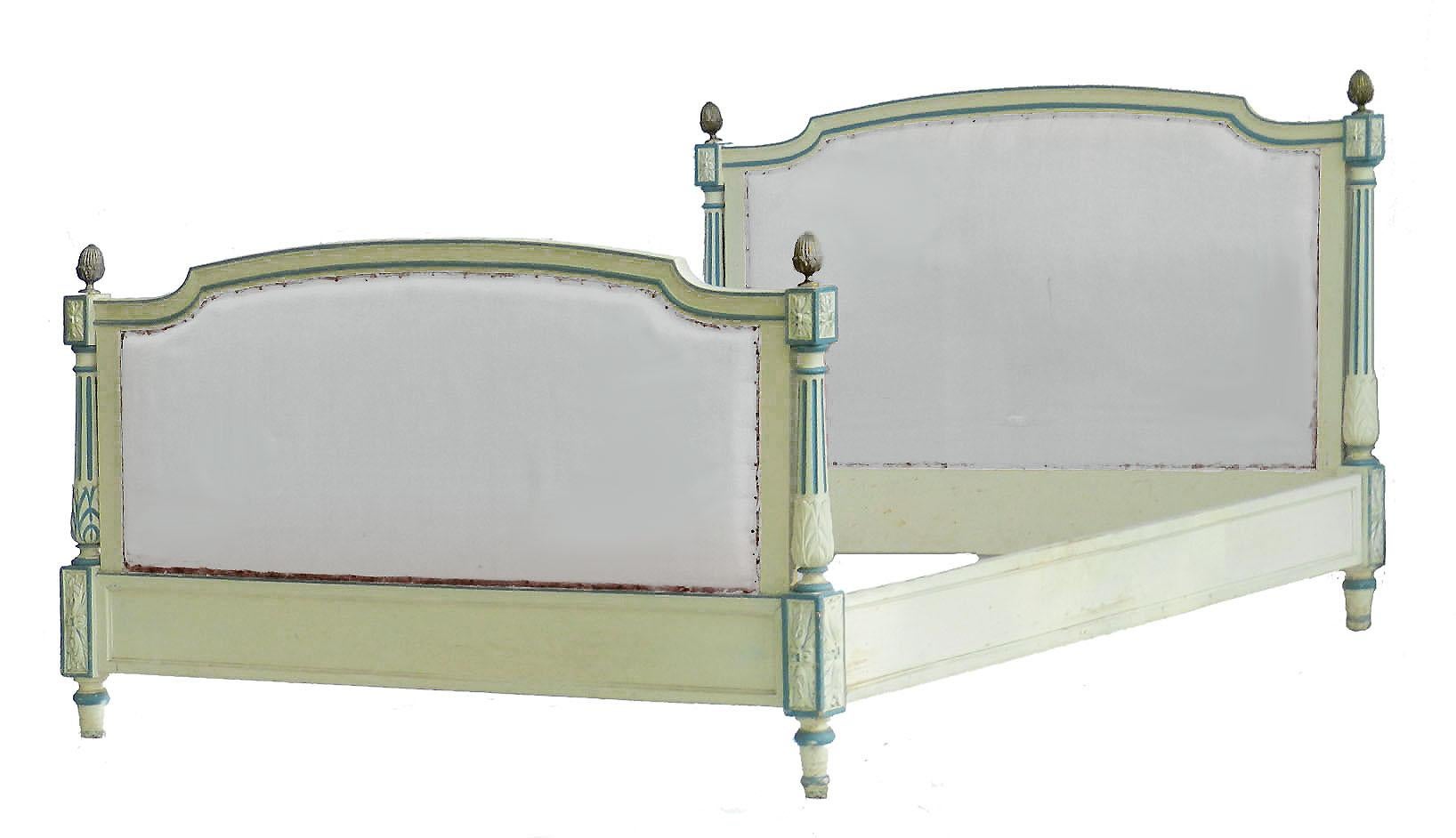 Antique French Bed US Queen UK King size Louis XVI revival recover customize In Good Condition In Mimizan, FR