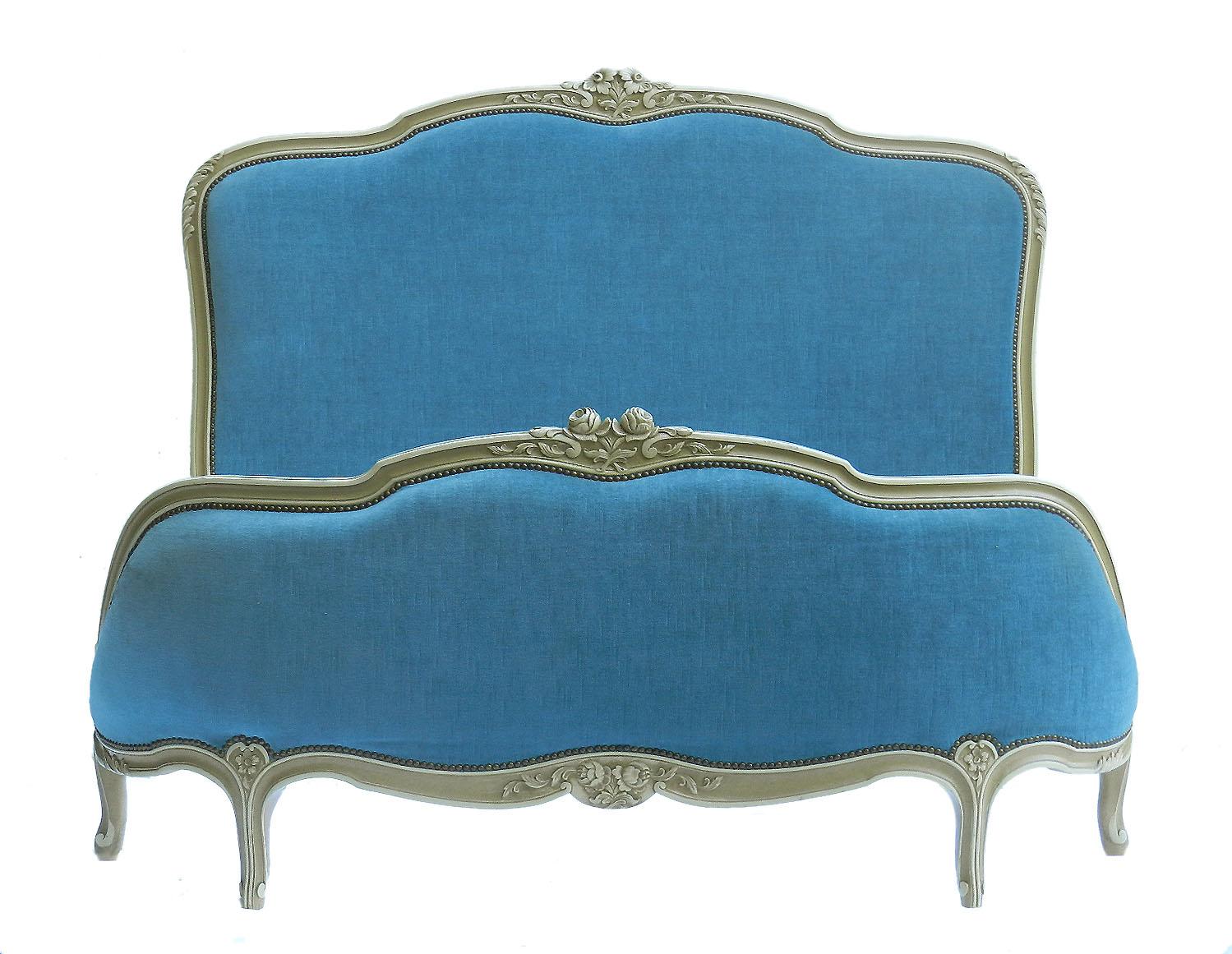French Louis XV vintage bed US queen UK king size Hollywood Regency
Upholstered in blue velour use as is or recover
Carved wood has original patina, antique paint finish
circa 1960 Louis XV revival
The bed is good quality sound, solid and clean