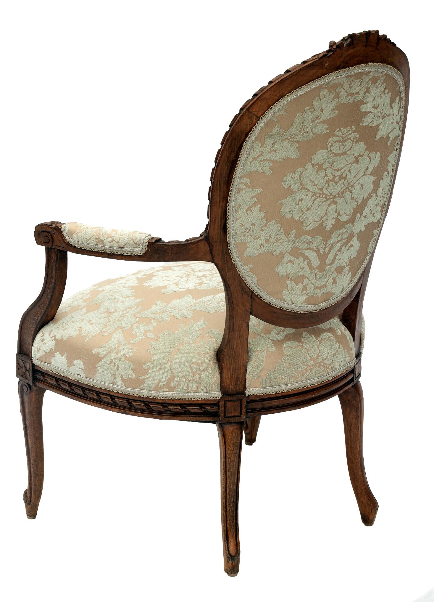 French Bedroom Chair  In Good Condition For Sale In Malibu, CA