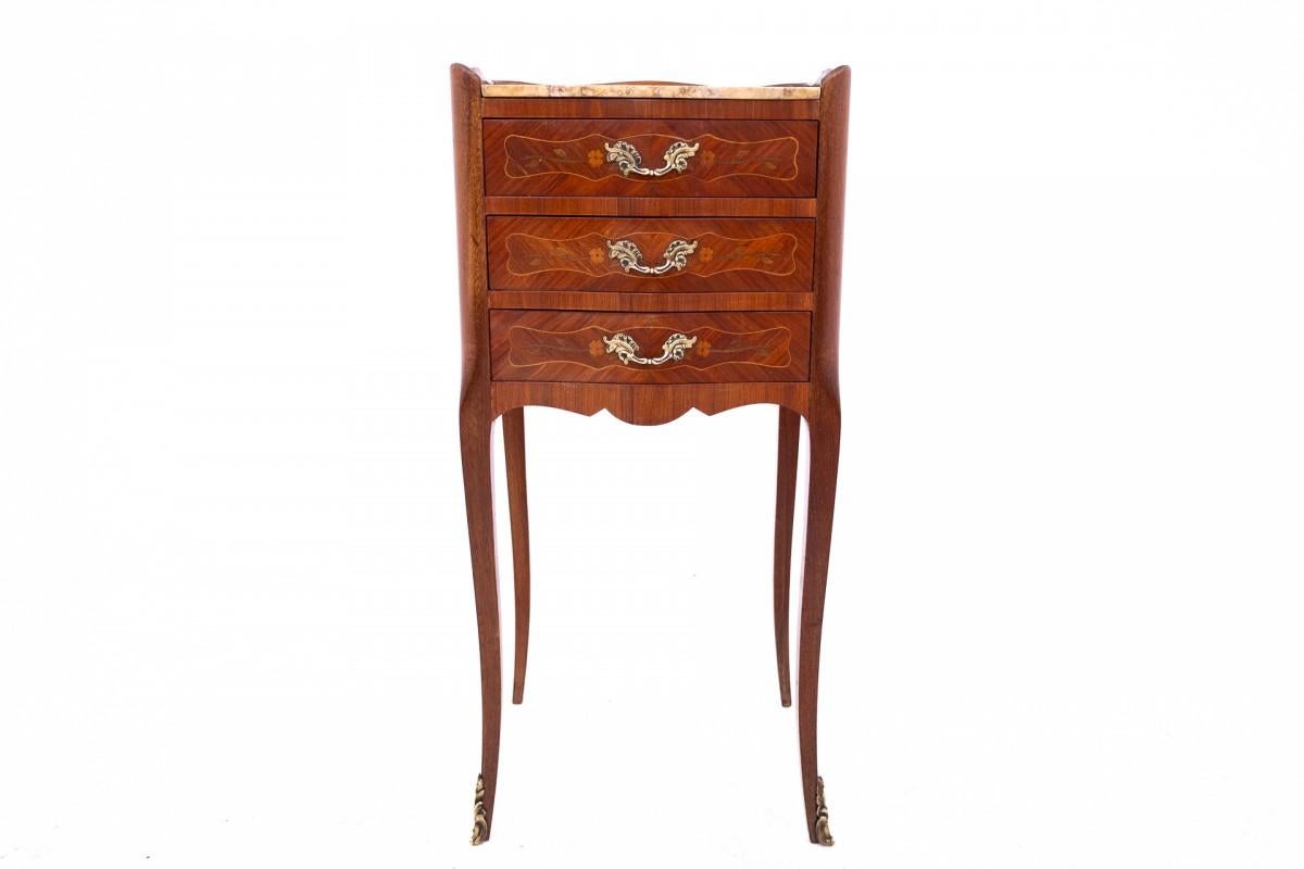 Walnut French bedside tables, circa 1920.