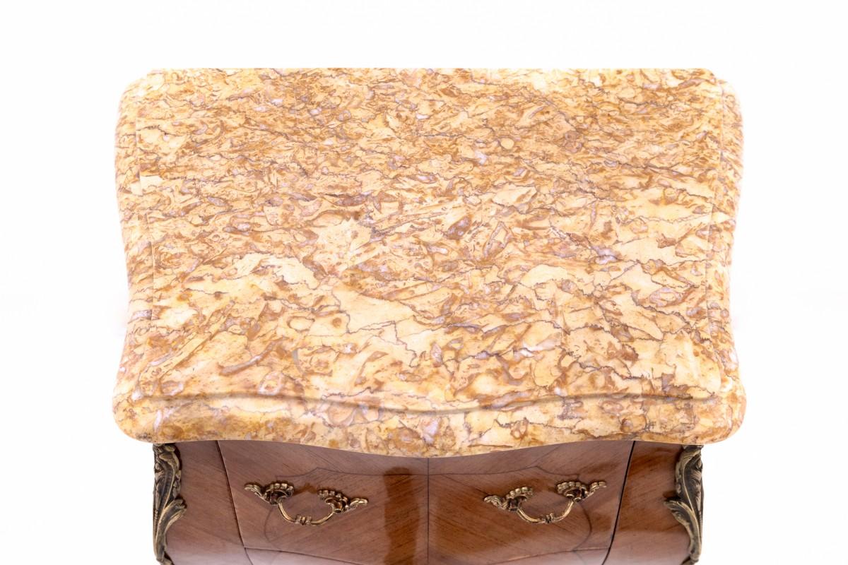 French bedside tables from around 1920. For Sale 2