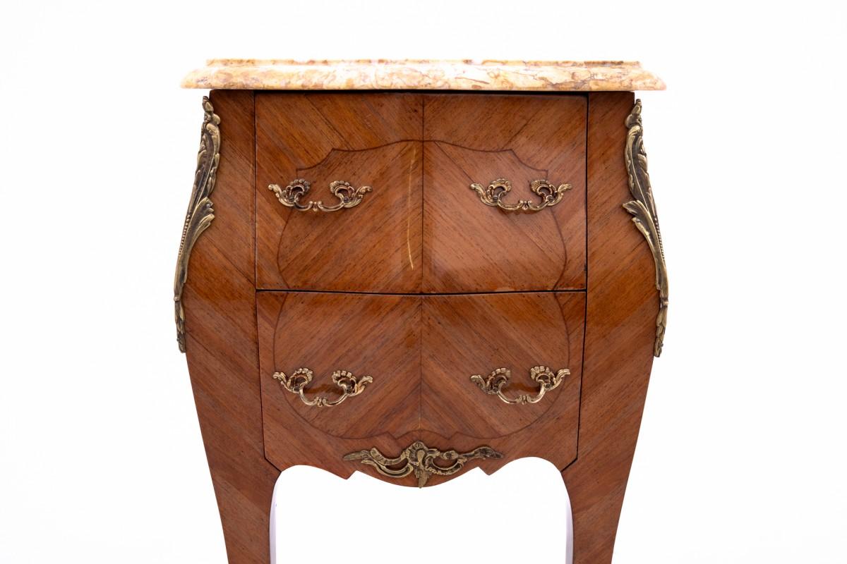 French bedside tables from around 1920. For Sale 3