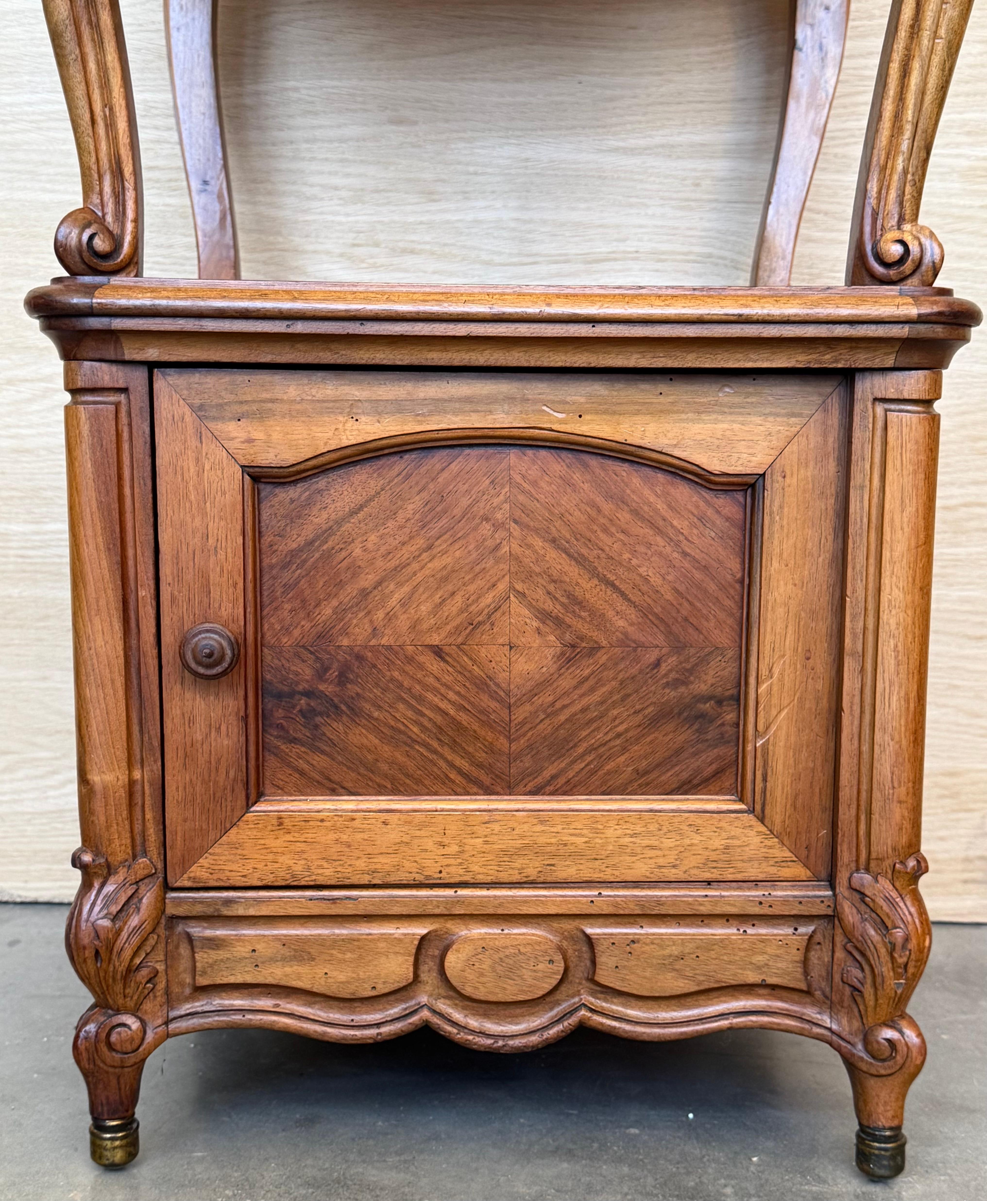 Tables de chevet françaises à pieds cabriole, années 1950, ensemble de 2 en vente 7