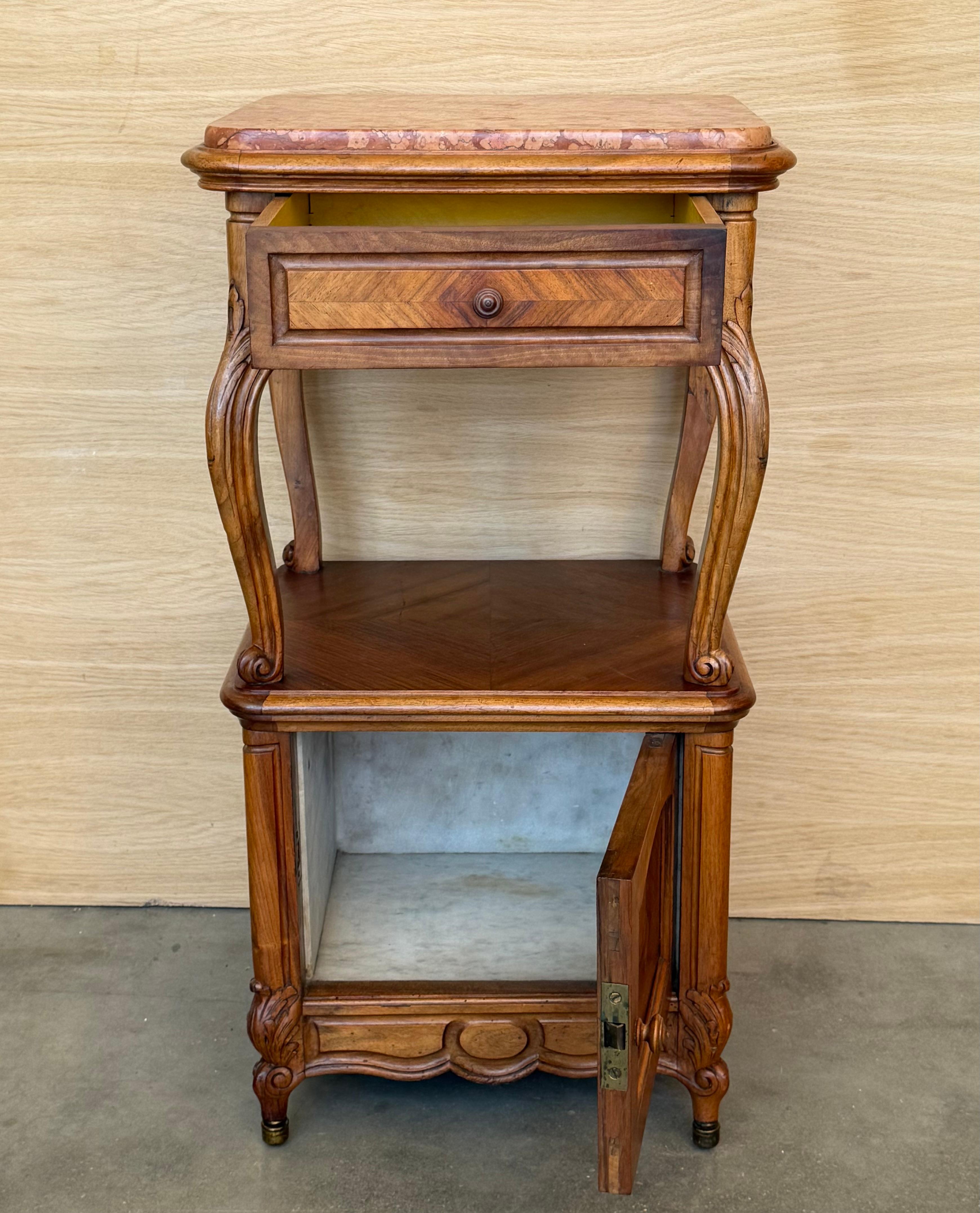 Tables de chevet françaises à pieds cabriole, années 1950, ensemble de 2 en vente 8