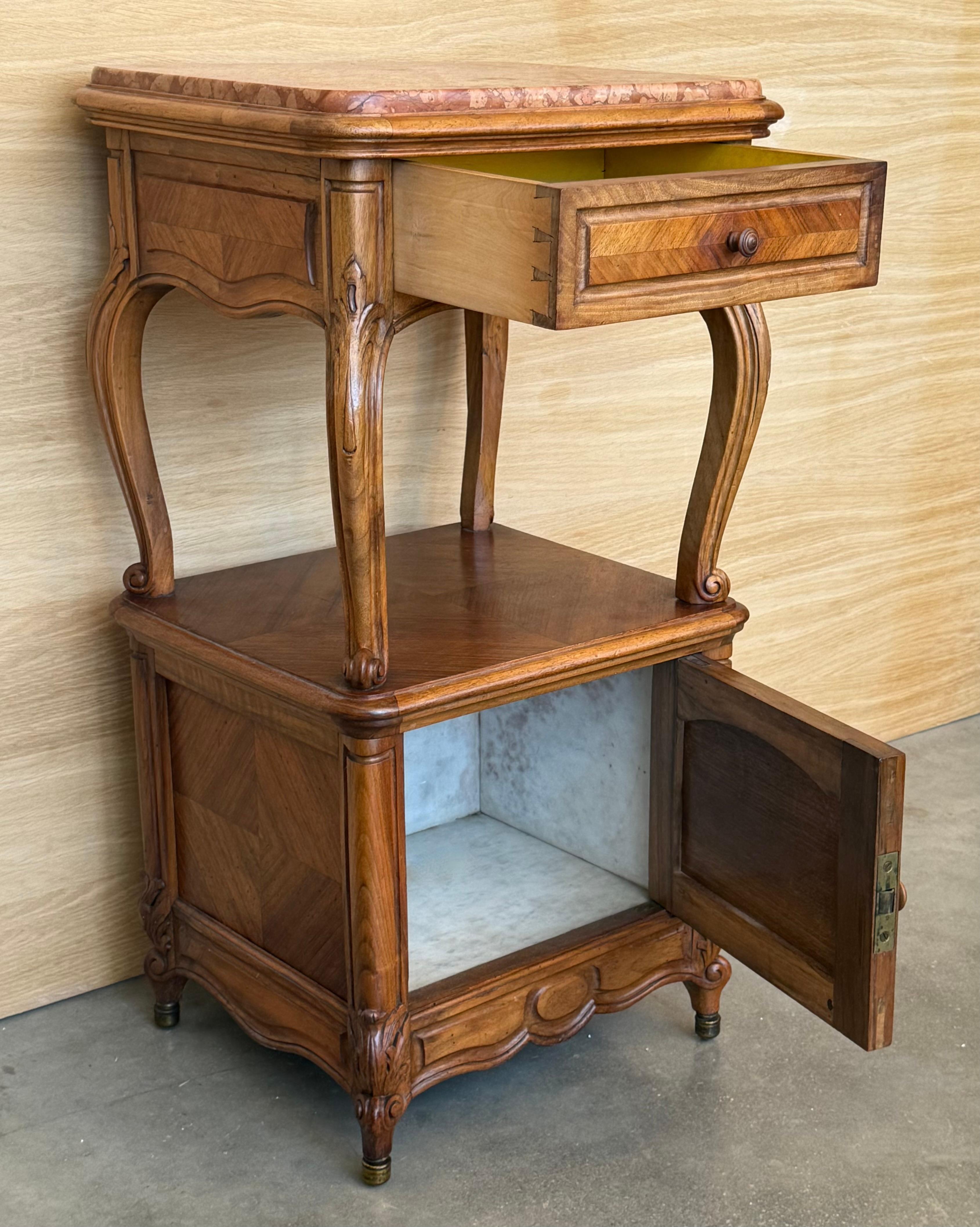 Tables de chevet françaises à pieds cabriole, années 1950, ensemble de 2 en vente 10
