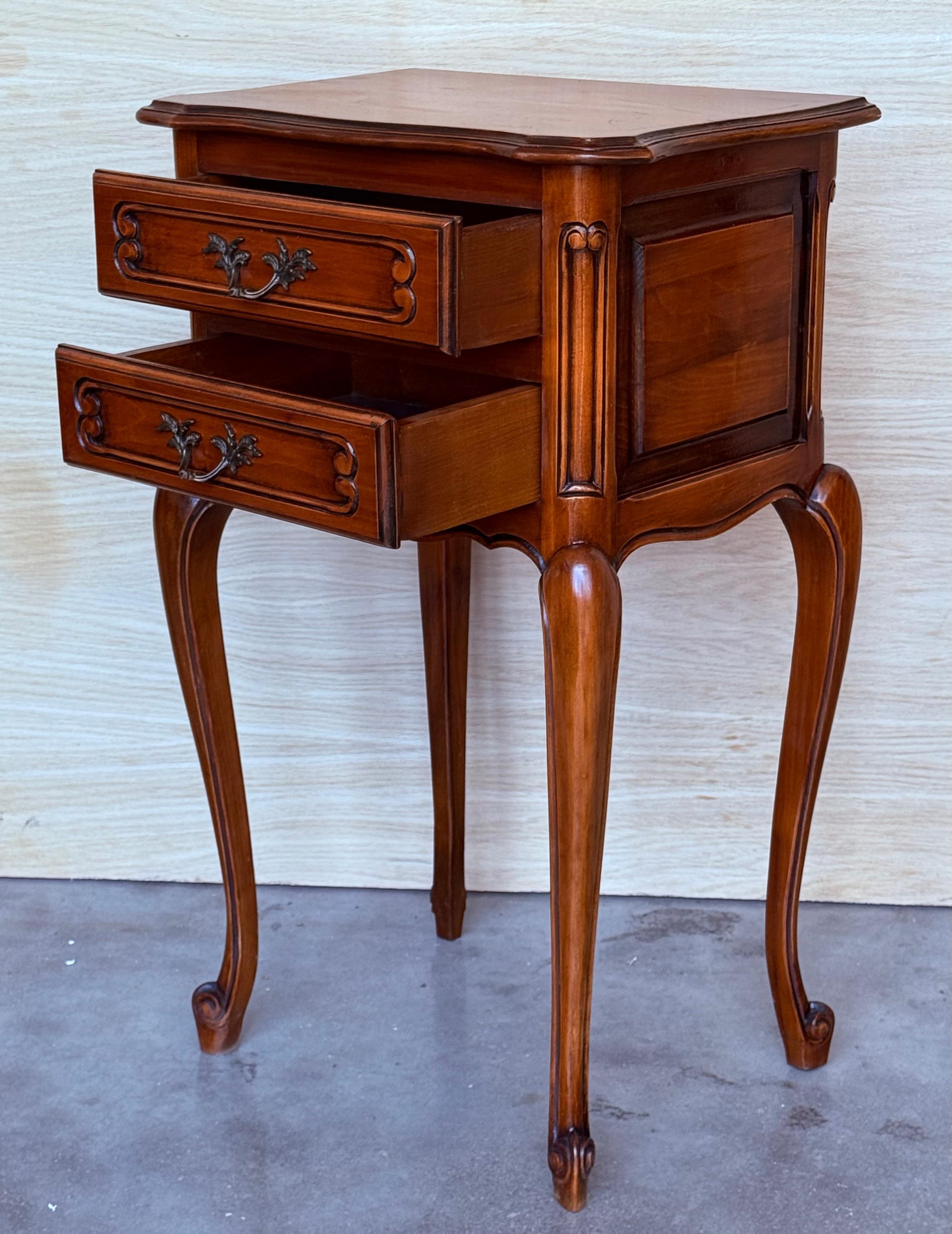 French Bedside Tables with Cabriole Legs, 1950s, Set of 2 For Sale 2