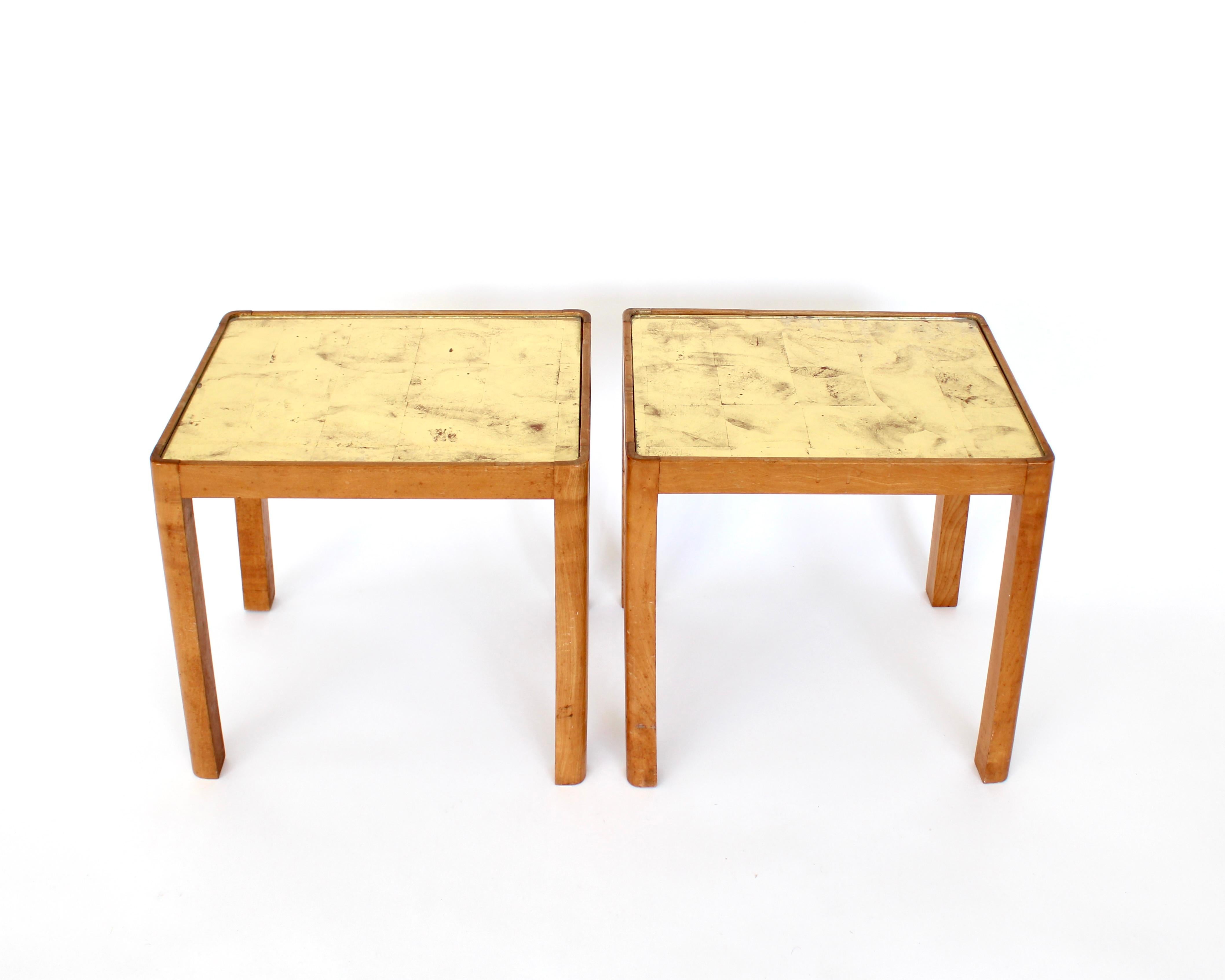 Tables d'appoint françaises en bois de hêtre et verre à feuilles d'or inversées Frank Dunand, France, vers 1940 en vente 8