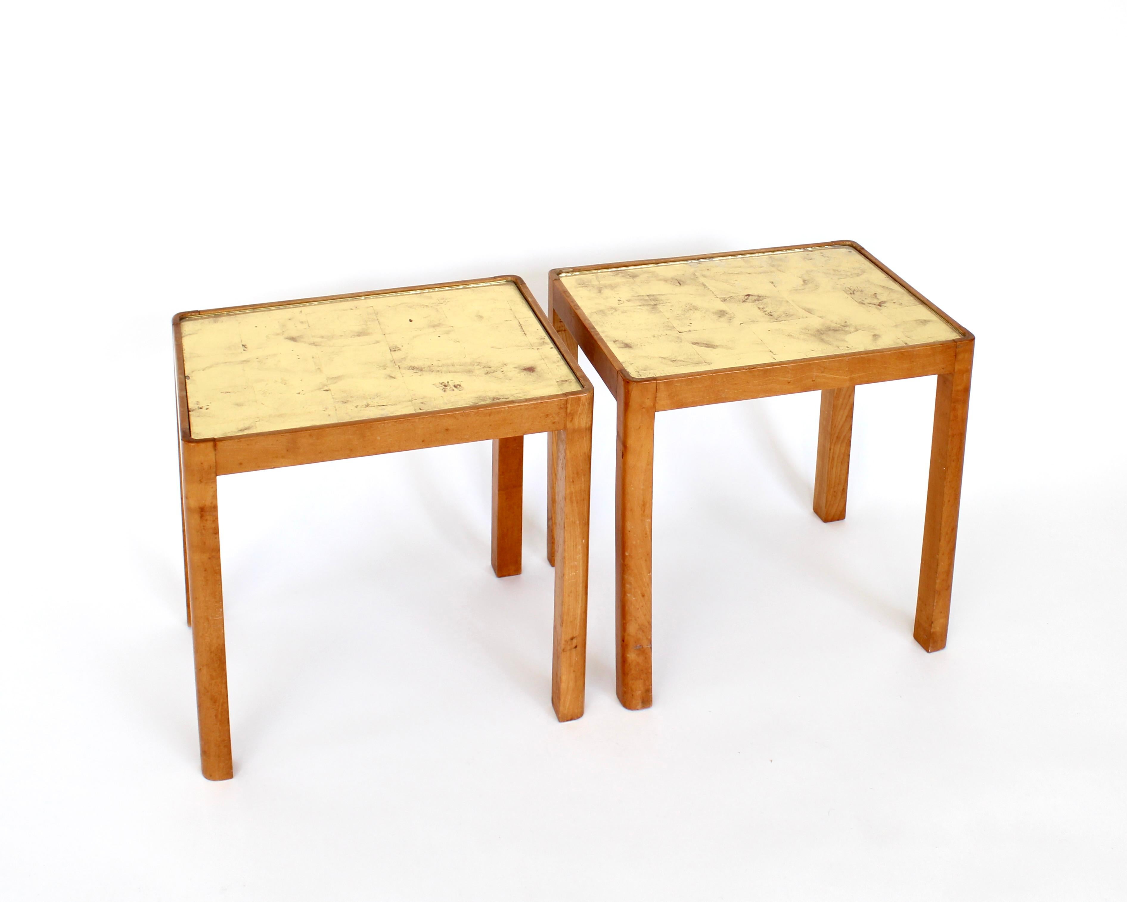 Tables d'appoint françaises en bois de hêtre et verre à feuilles d'or inversées Frank Dunand, France, vers 1940 en vente 9