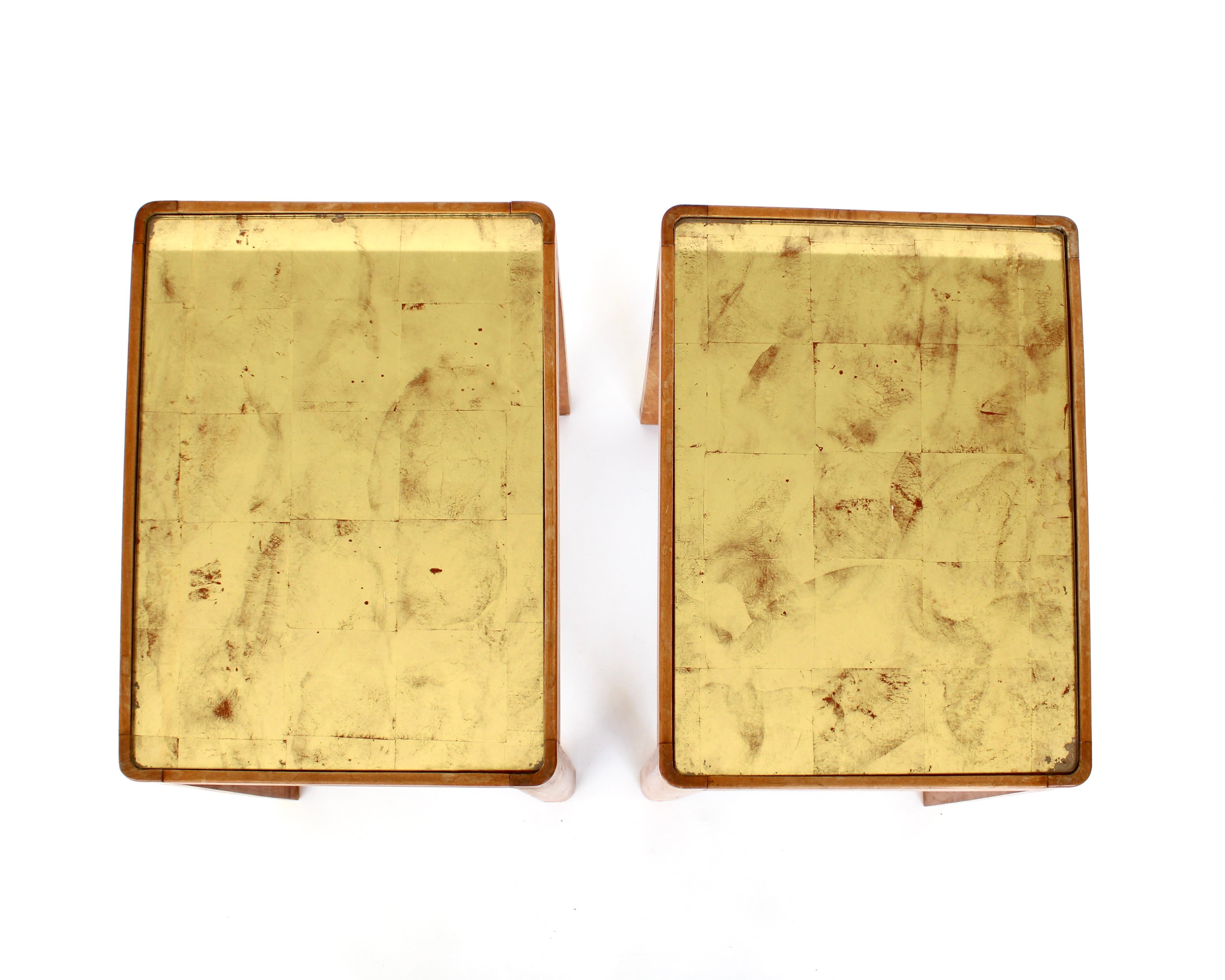 Verre Tables d'appoint françaises en bois de hêtre et verre à feuilles d'or inversées Frank Dunand, France, vers 1940 en vente