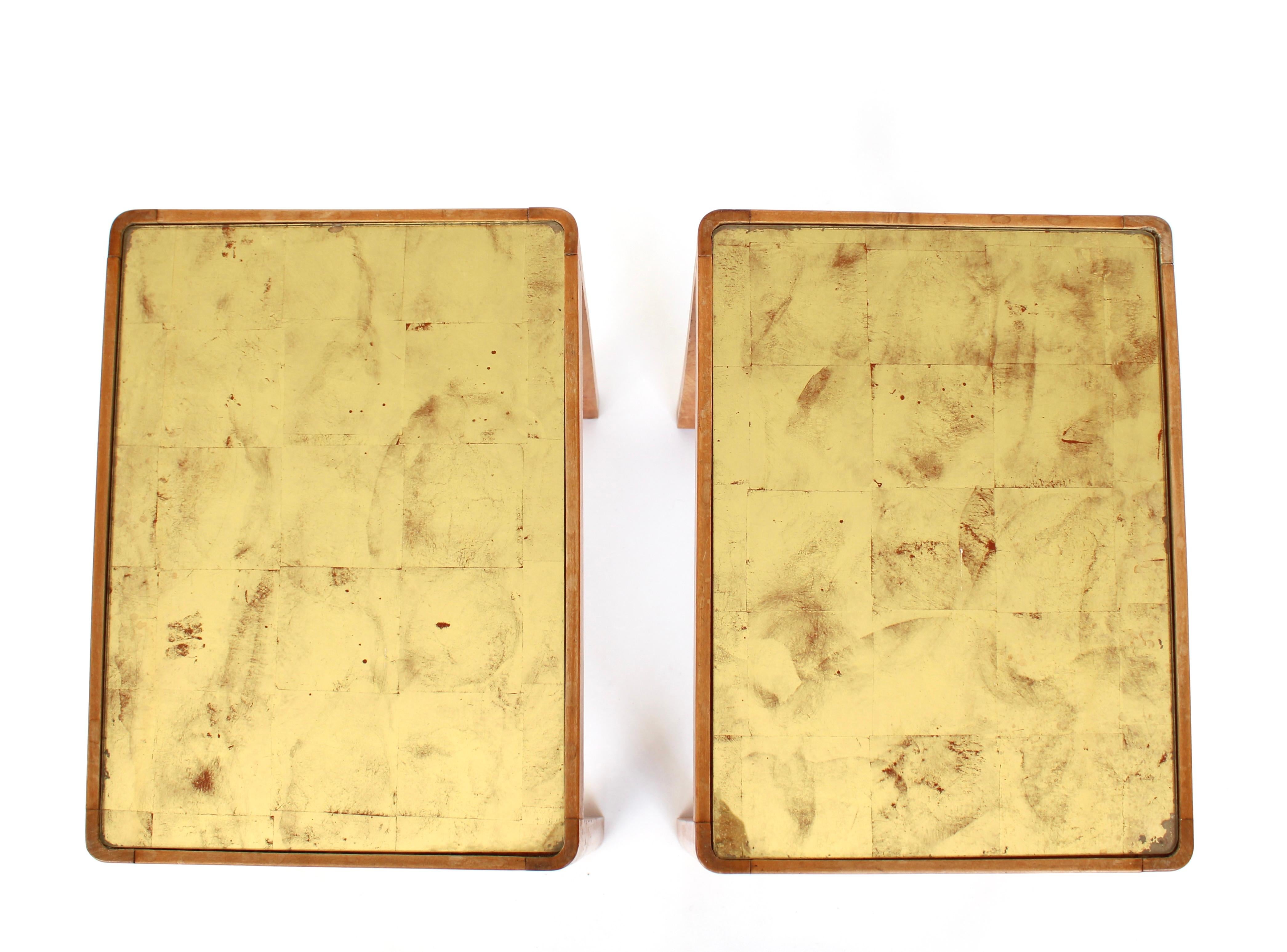 Tables d'appoint françaises en bois de hêtre et verre à feuilles d'or inversées Frank Dunand, France, vers 1940 en vente 1