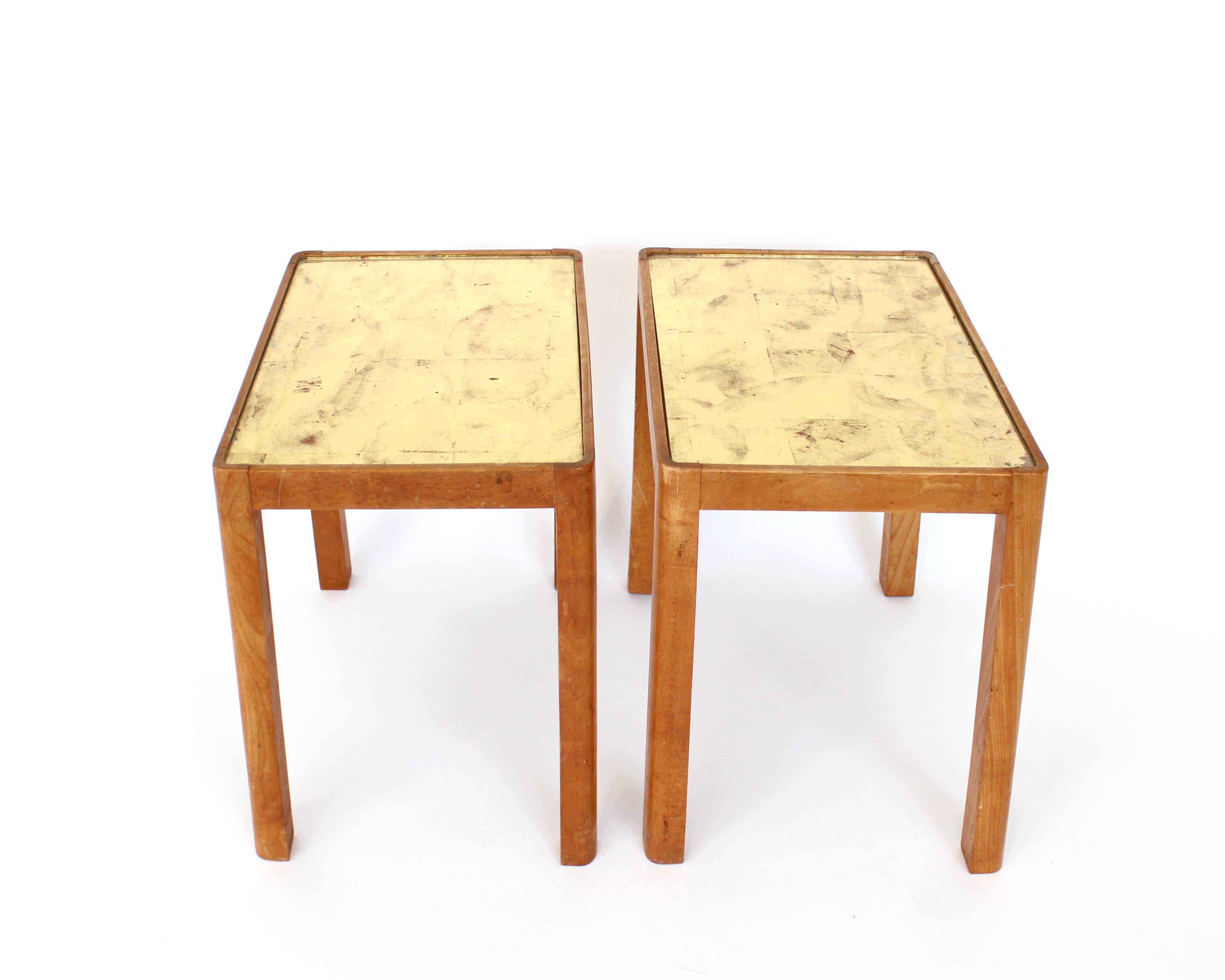 Tables d'appoint françaises en bois de hêtre et verre à feuilles d'or inversées Frank Dunand, France, vers 1940 en vente 2