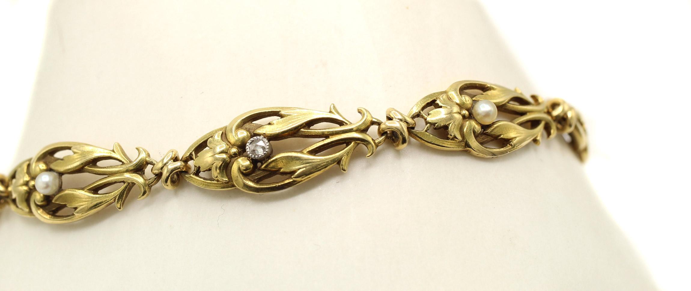 Taille rose Bracelet en or jaune 18 diamants et perles de la Belle Époque française en vente