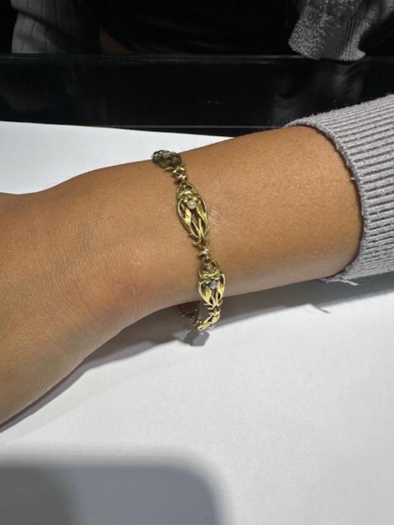 Bracelet en or jaune 18 diamants et perles de la Belle Époque française Unisexe en vente