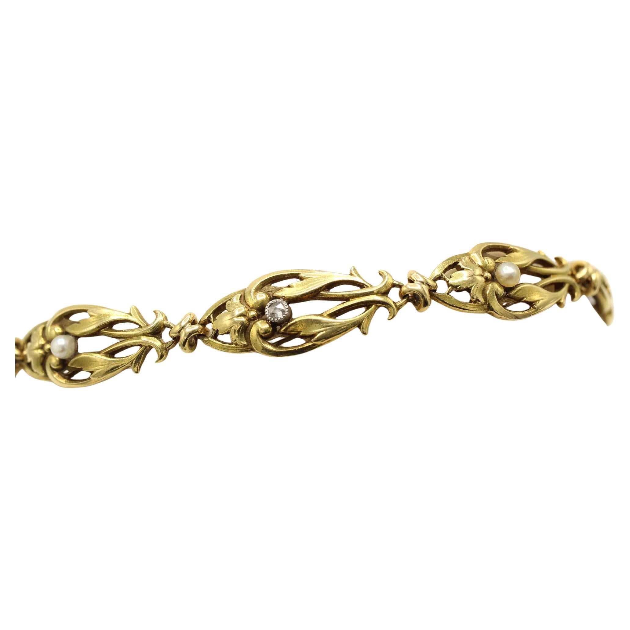 Bracelet en or jaune 18 diamants et perles de la Belle Époque française en vente
