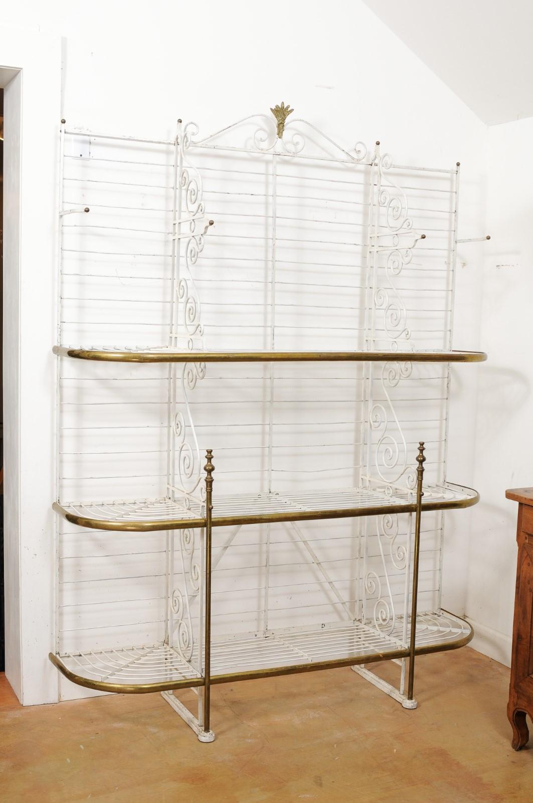 French Belle Époque 1890s White Painted Metal Baker’s Rack with Brass Accents In Good Condition In Atlanta, GA