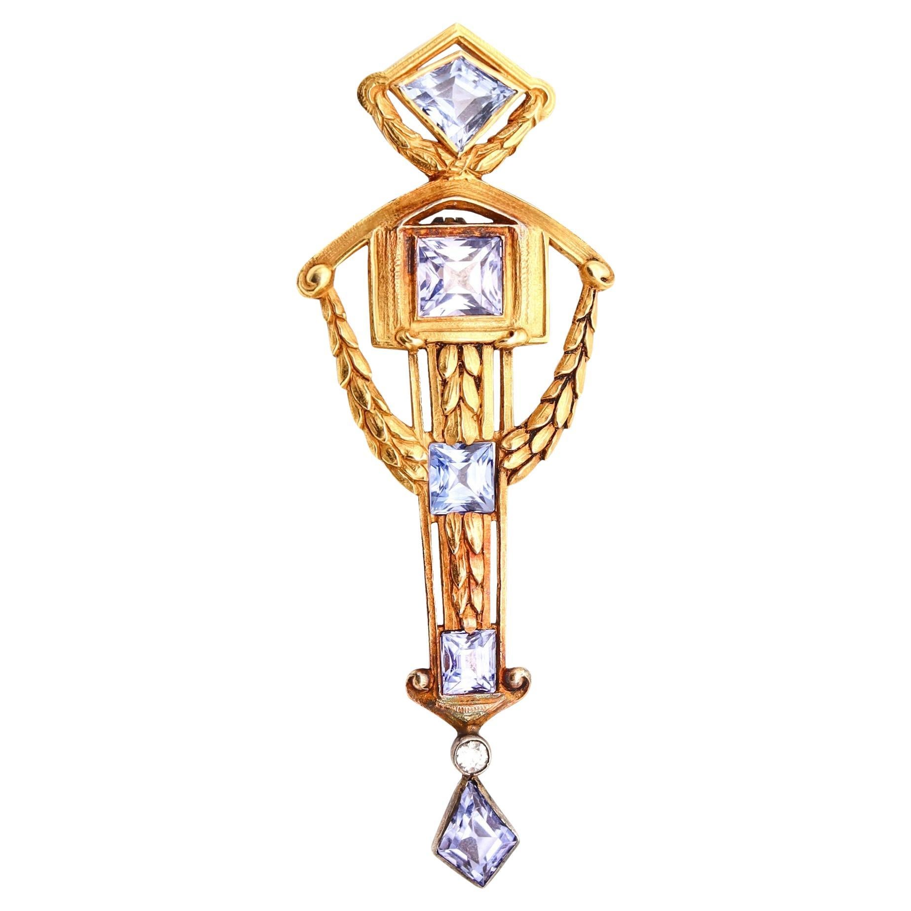 FRENCH Belle Epoque 1900 Neo-Classic Pendant Brooch In 22Kt Gold 
GIA Sapphires en vente