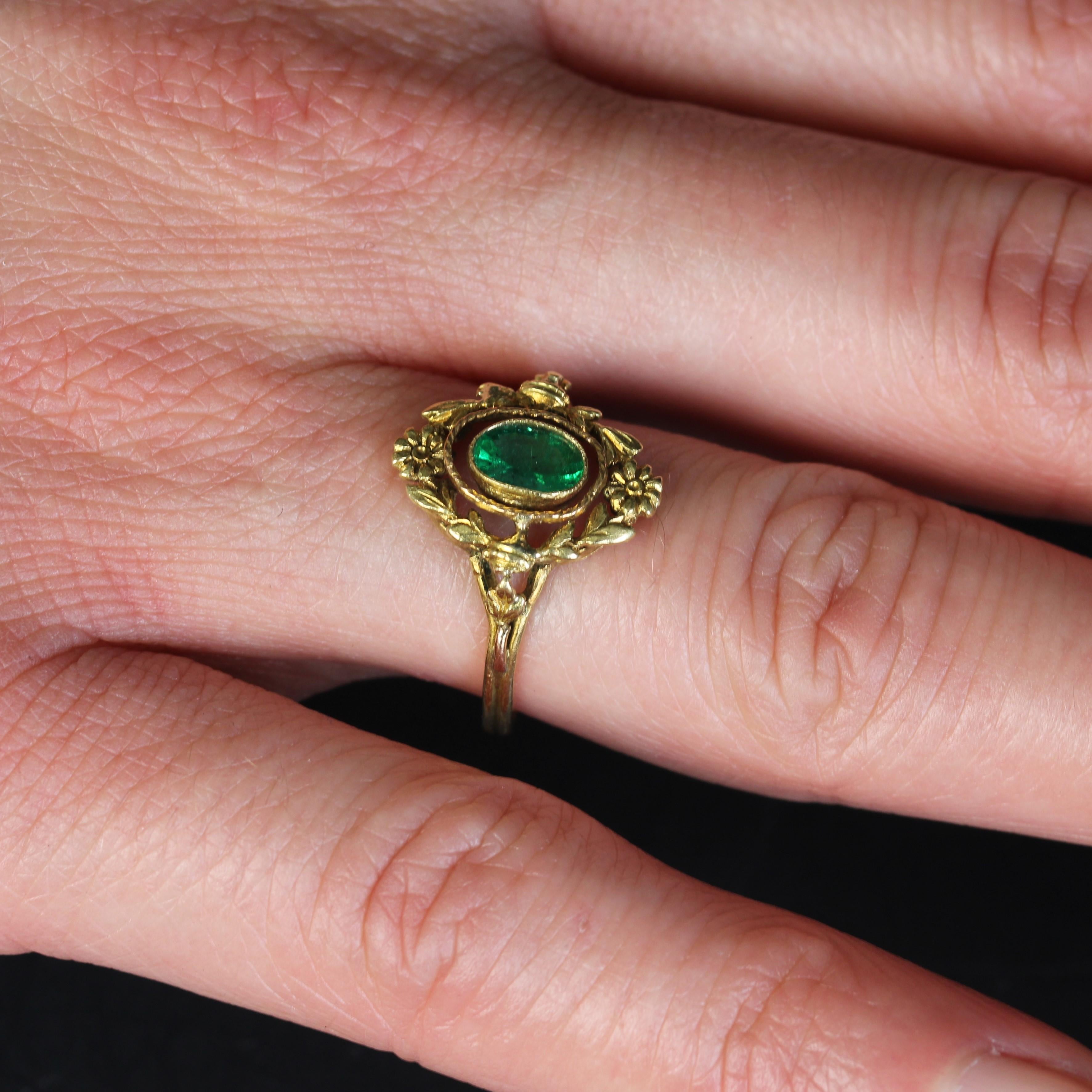 French Belle Epoque 19. Jahrhundert Smaragd 18 Karat Gelbgold Oval Ring 7